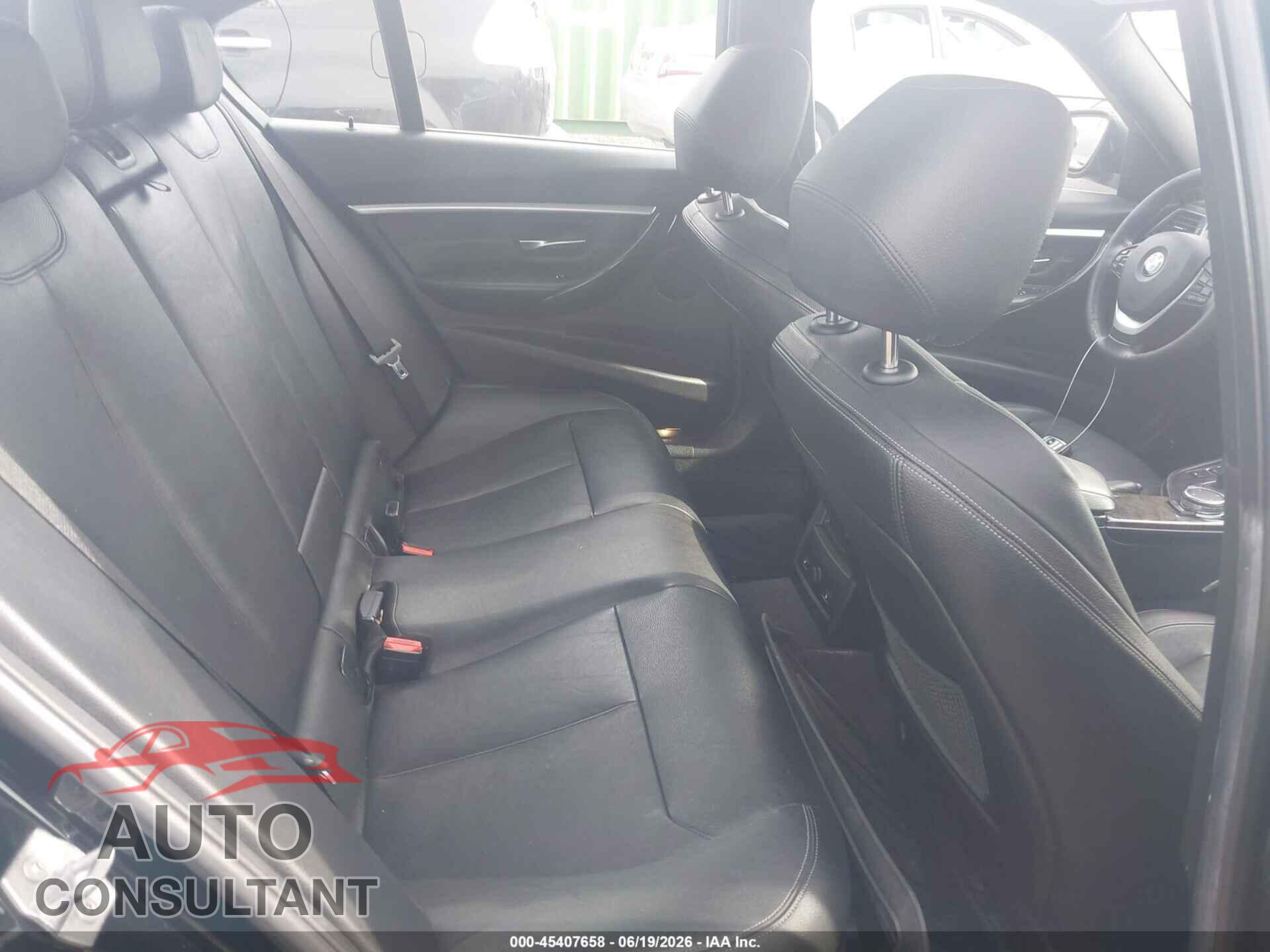 BMW 328I 2016 - WBA8E3G50GNU02456