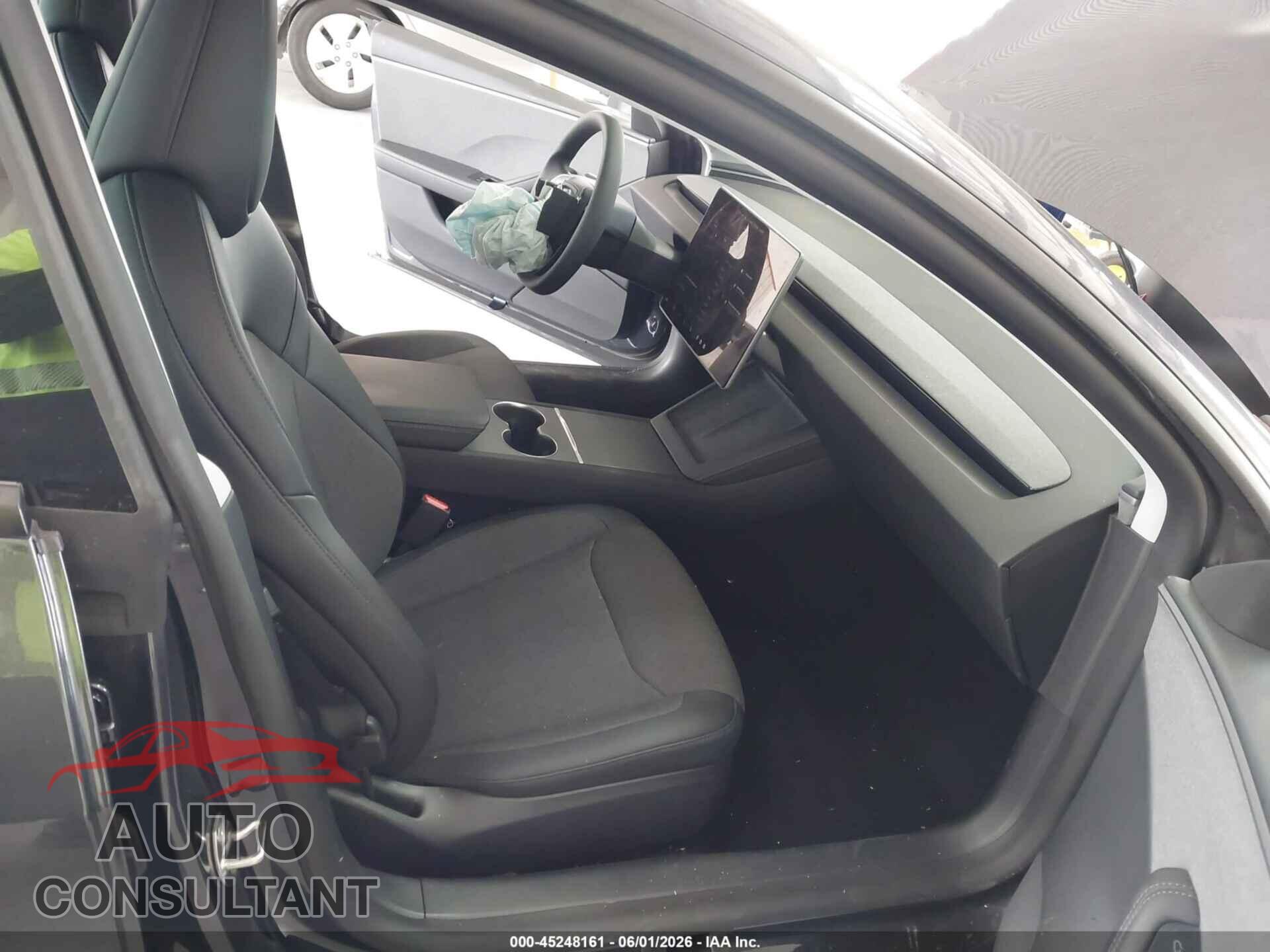 TESLA MODEL 3 2026 - 5YJ3E1EAXTF165551