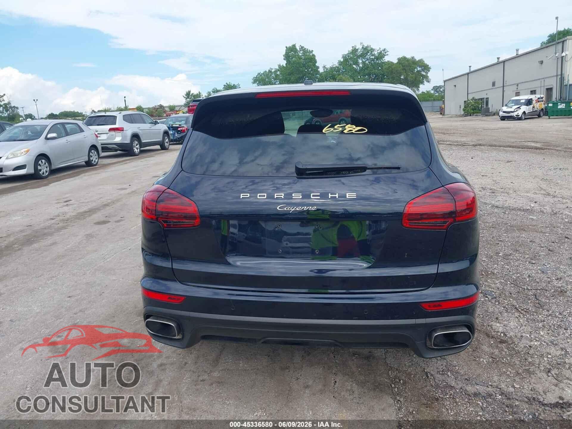 PORSCHE CAYENNE 2016 - WP1AA2A25GKA11280