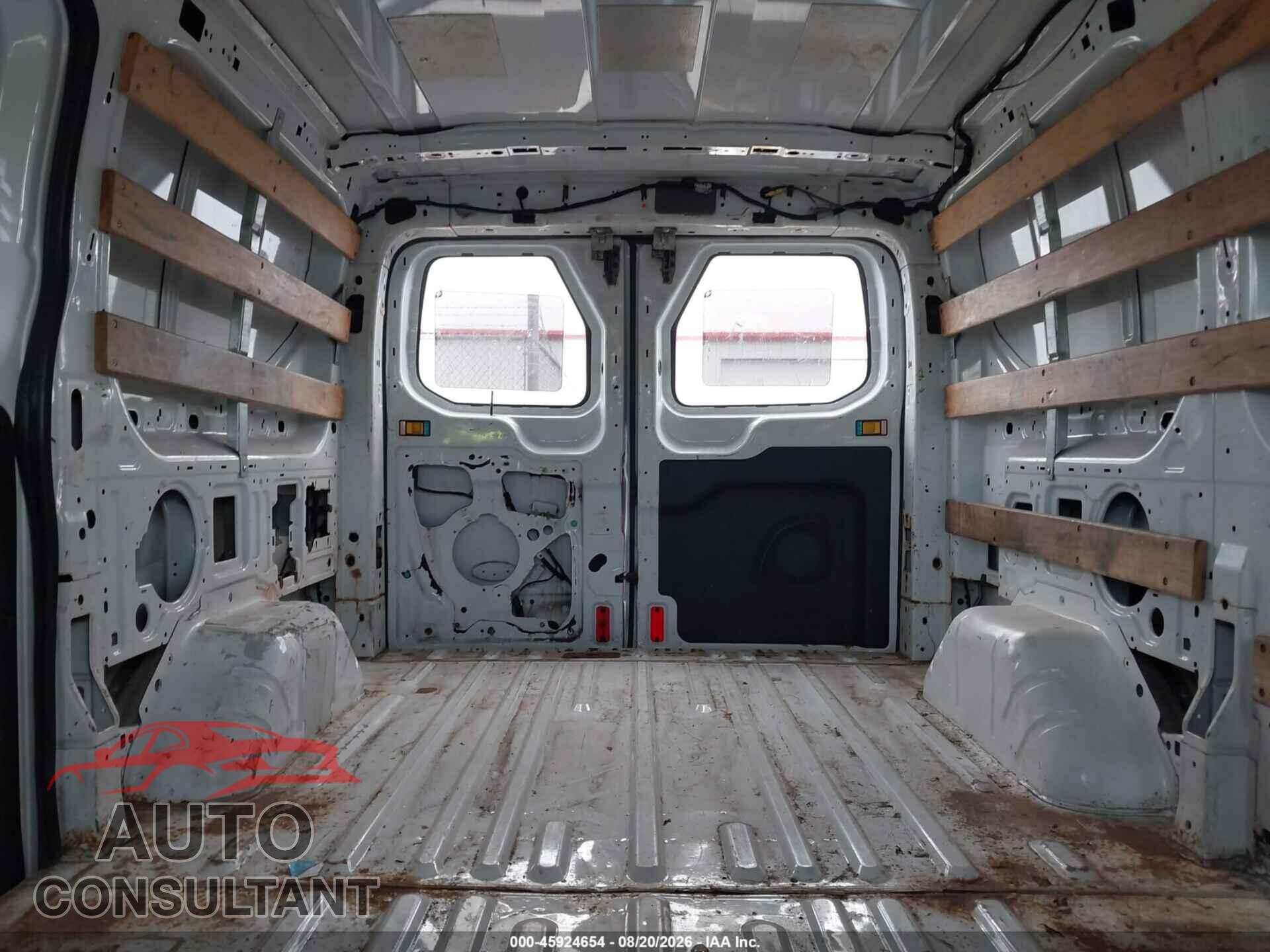 FORD TRANSIT-250 2015 - 1FTNR1ZM9FKA55843
