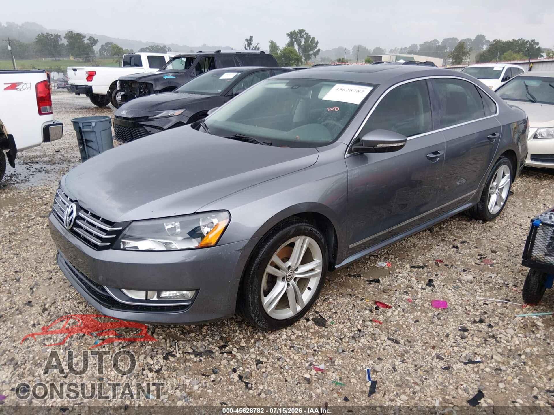 VOLKSWAGEN PASSAT 2012 - 1VWCN7A31CC098004