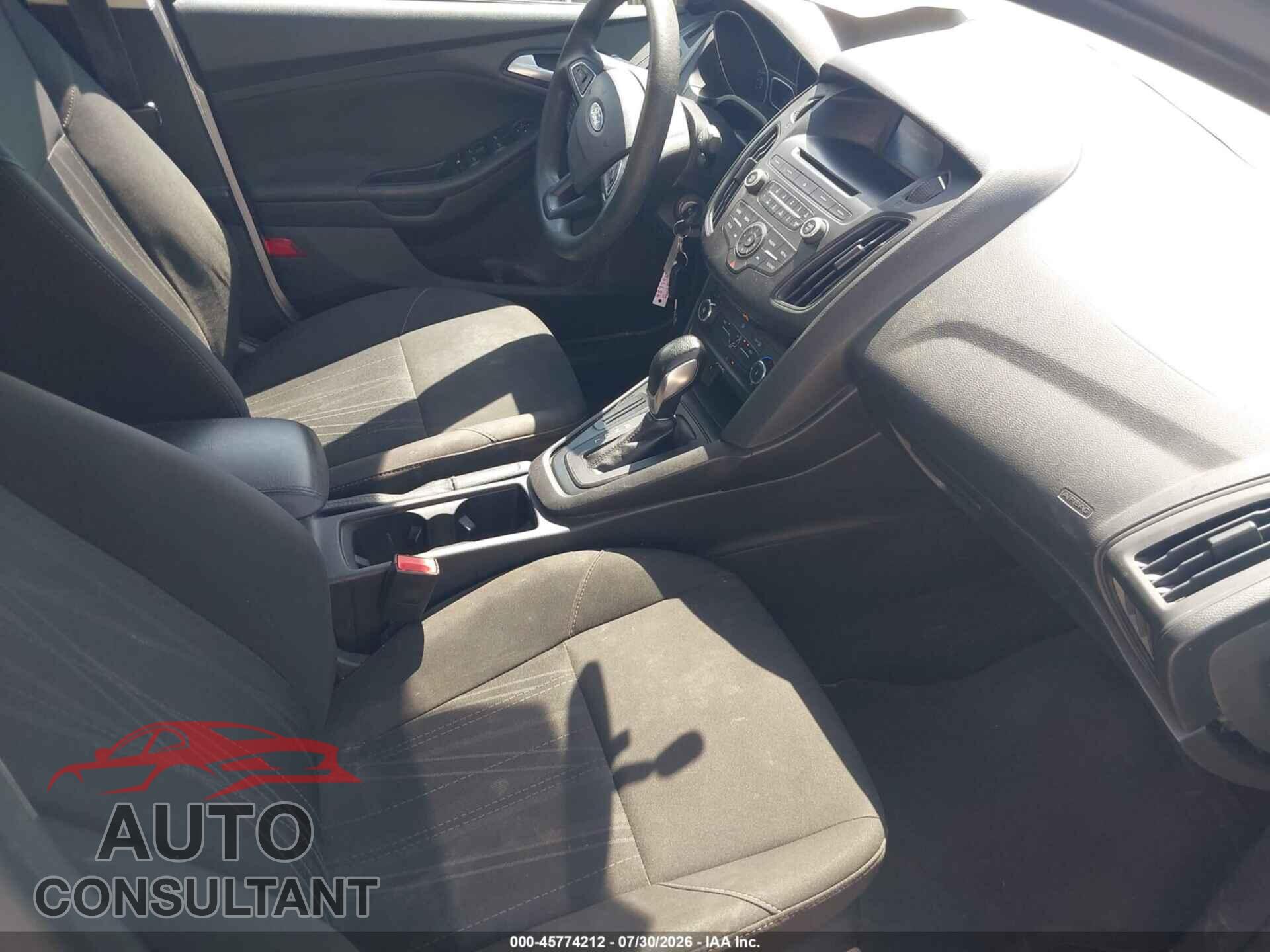 FORD FOCUS 2017 - 1FADP3F20HL288433