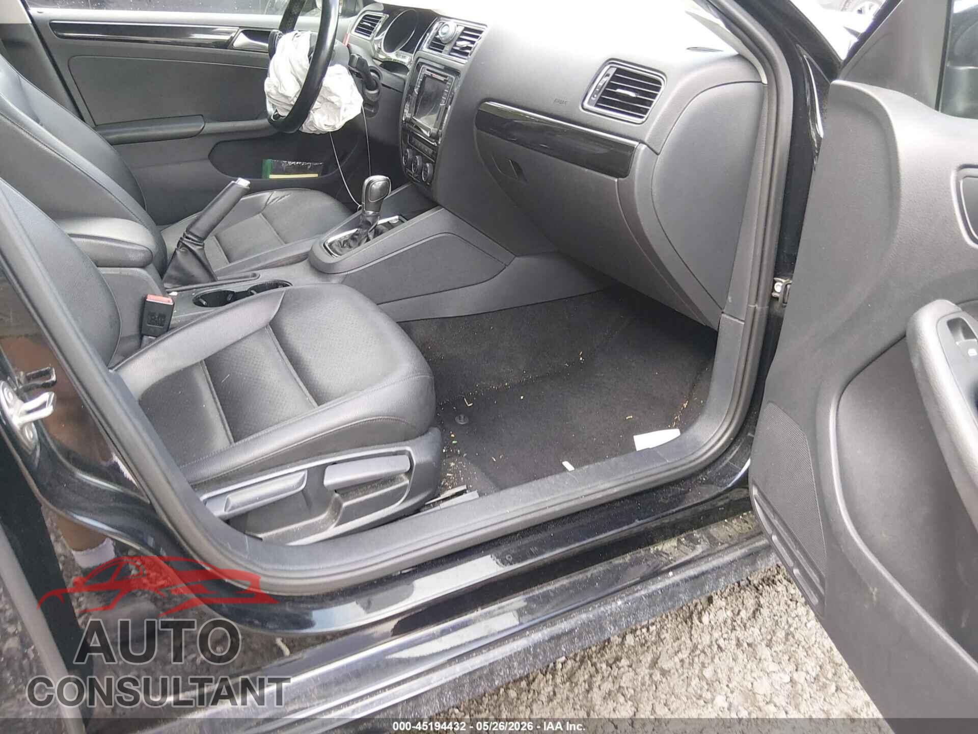 VOLKSWAGEN JETTA 2017 - 3VWL17AJ5HM350577