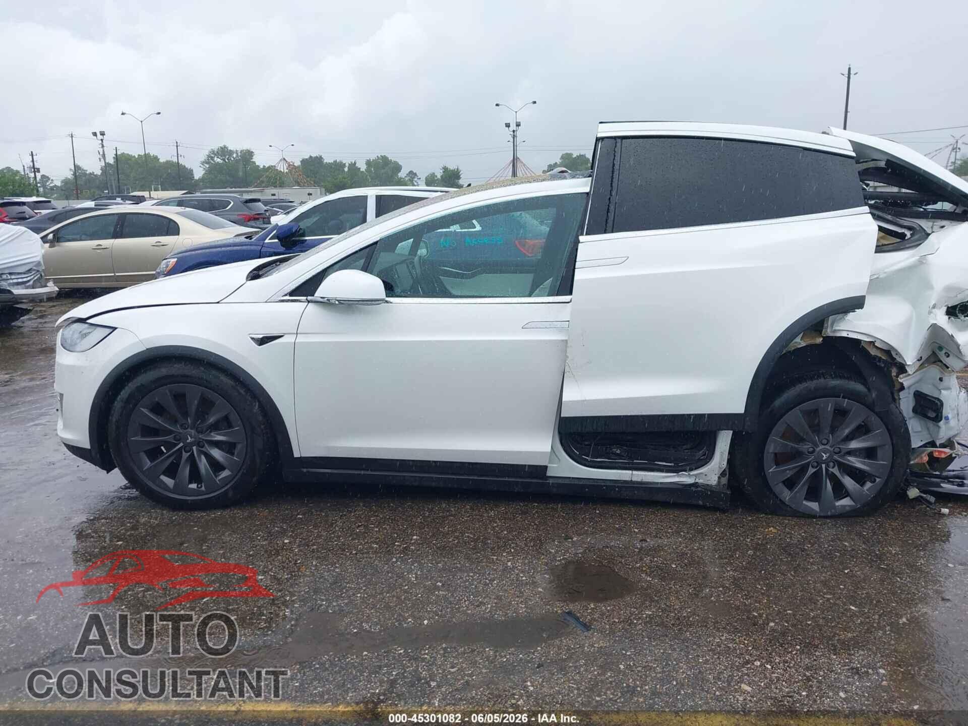 TESLA MODEL X 2017 - 5YJXCBE20HF077069