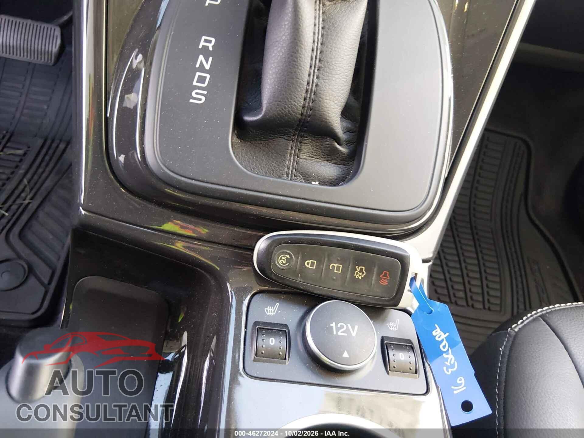 FORD ESCAPE 2016 - 1FMCU9J97GUA01924