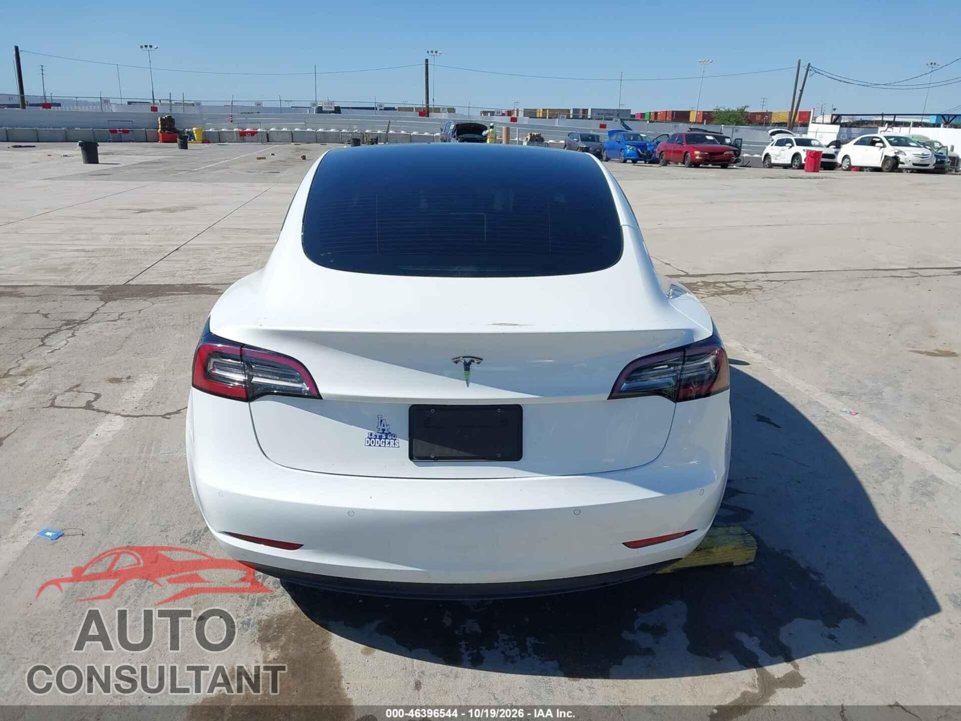 TESLA MODEL 3 2021 - 5YJ3E1EA2MF098431