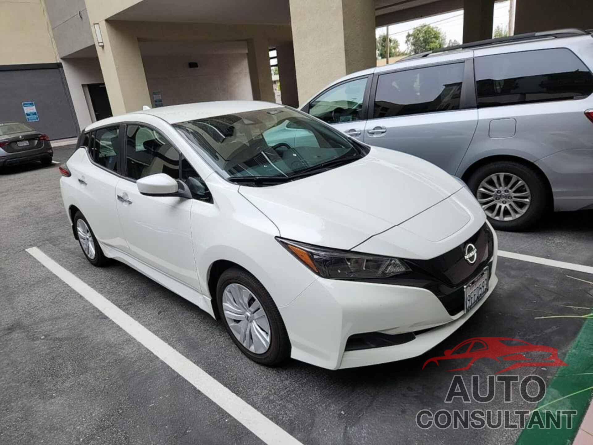 NISSAN LEAF 2023 - 1N4AZ1BV7PC556605