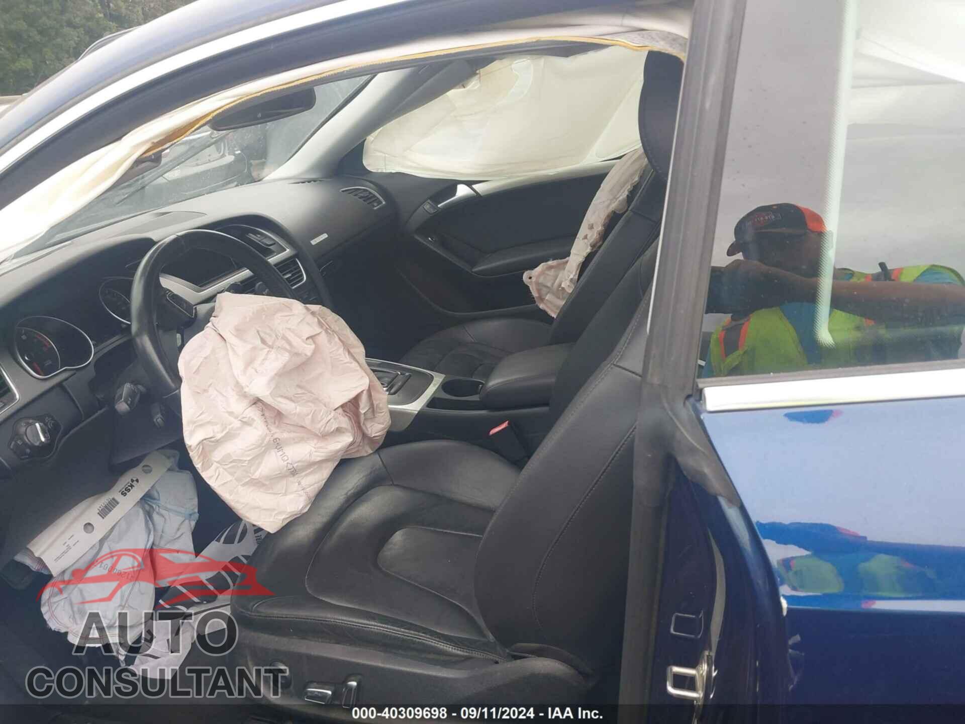 AUDI A5 2013 - WAUCFAFR1DA033335