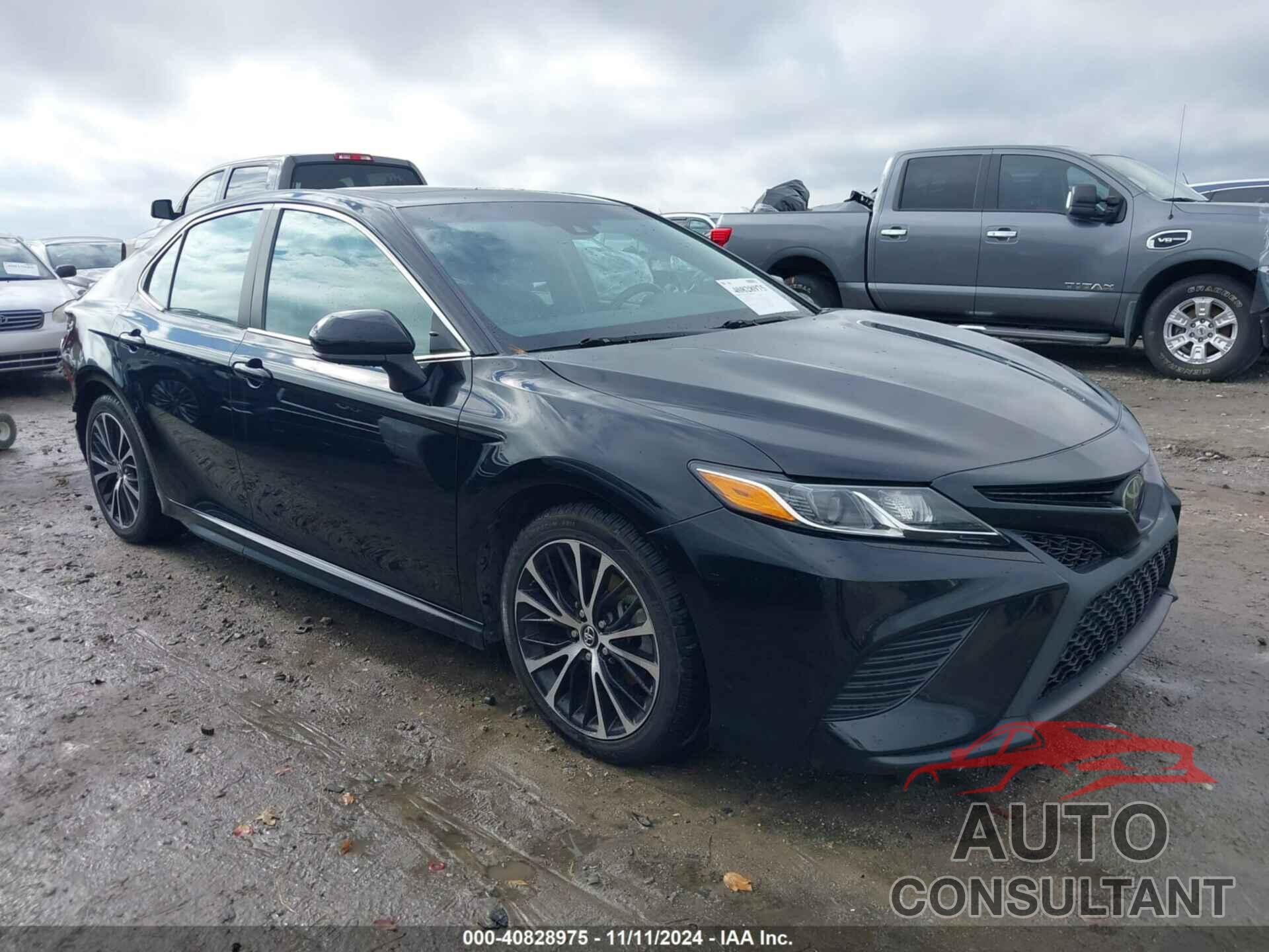 TOYOTA CAMRY 2018 - 4T1B11HK7JU625079