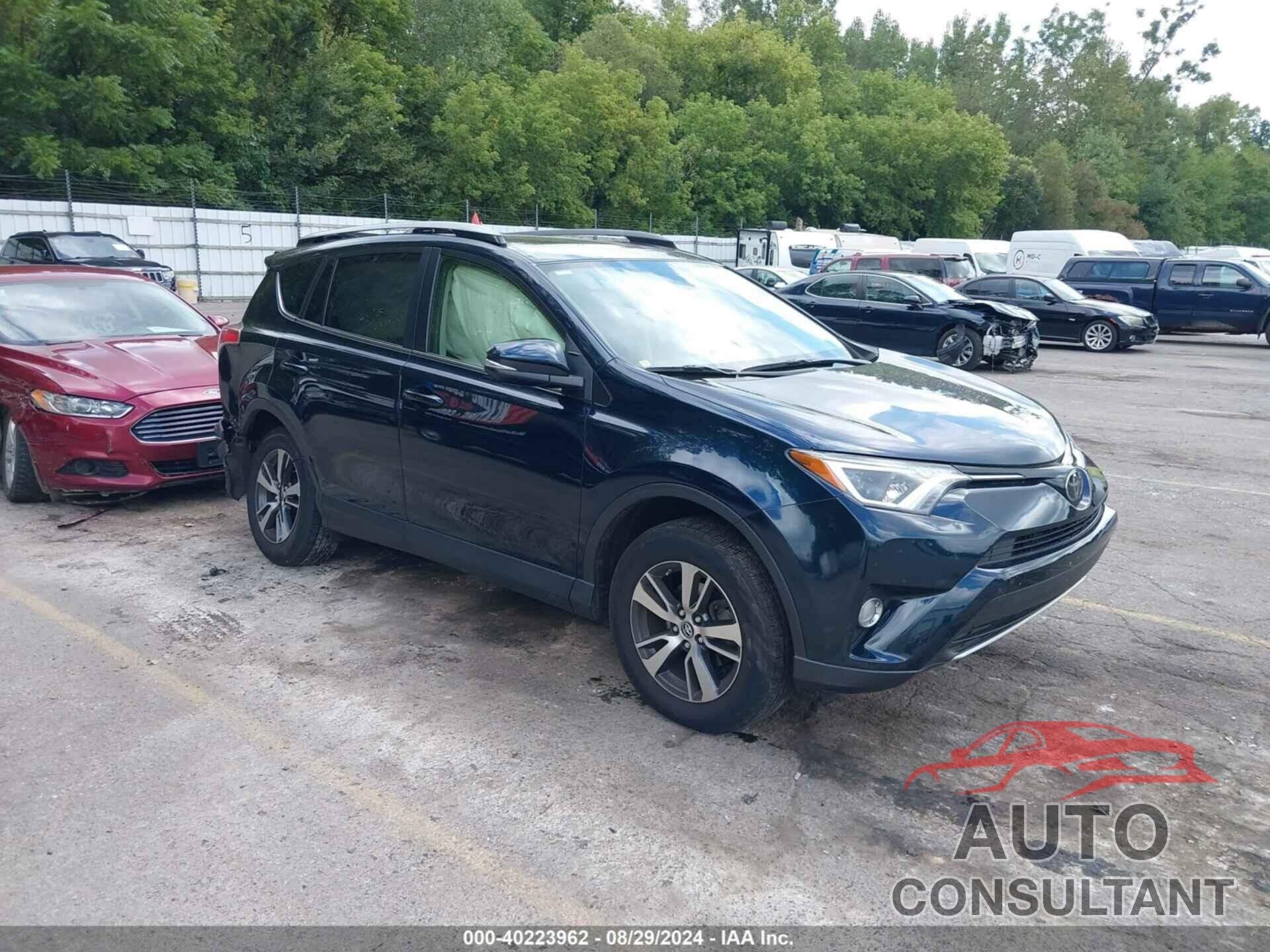 TOYOTA RAV4 2017 - JTMRFREV3HJ714340