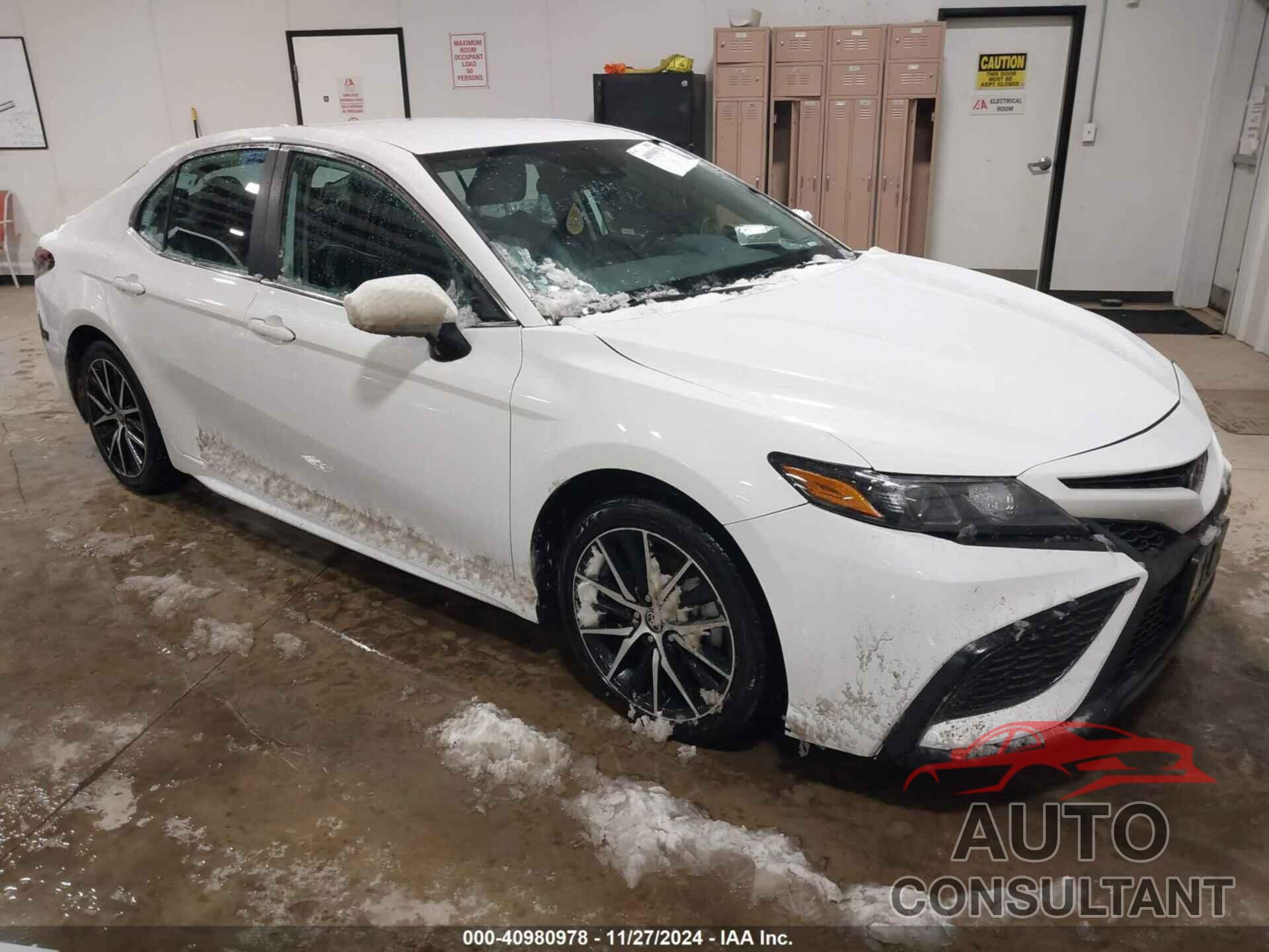 TOYOTA CAMRY 2021 - 4T1G11AK0MU587232