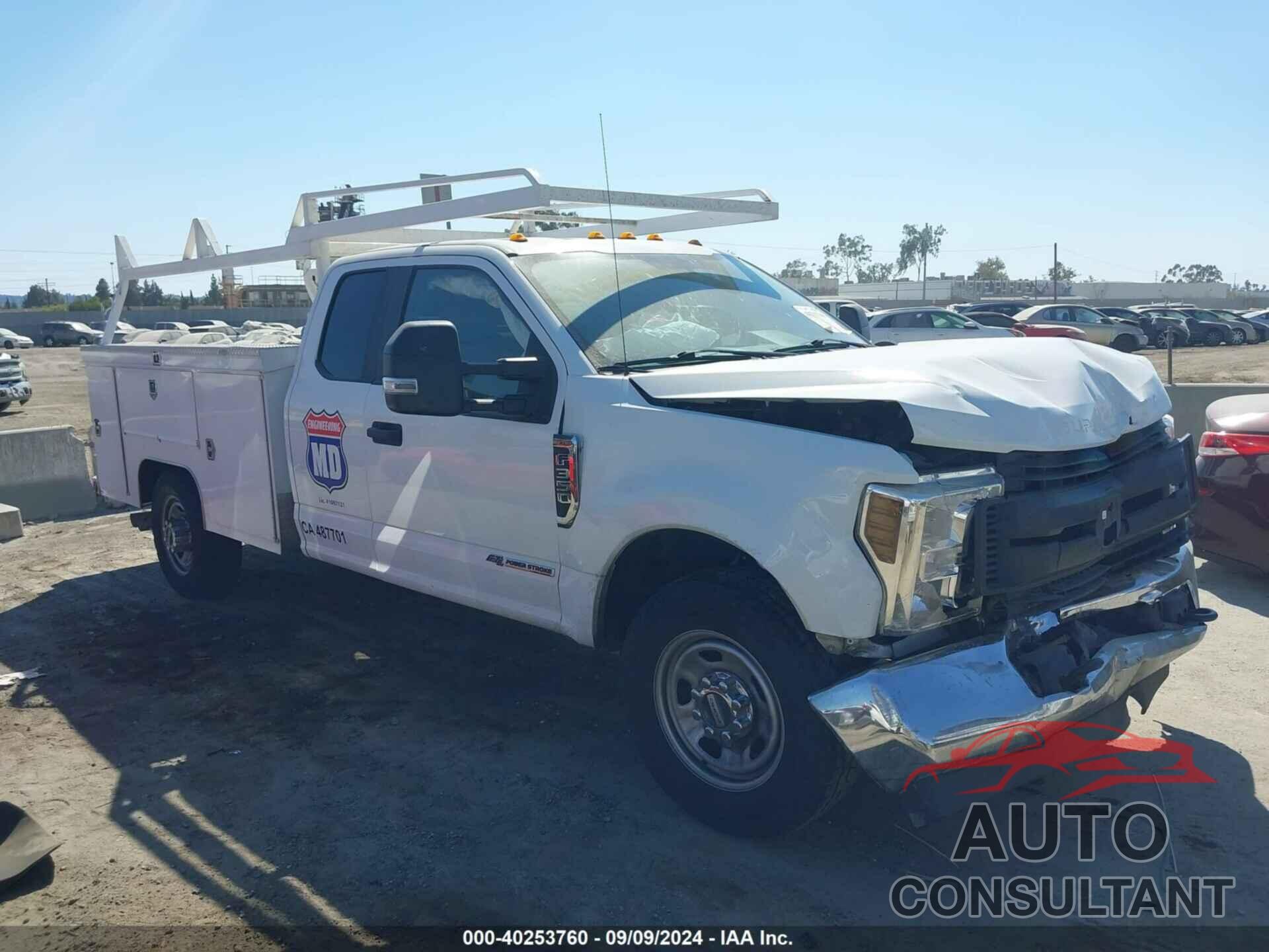 FORD F-350 CHASSIS 2019 - 1FD8X3ET9KEF25630