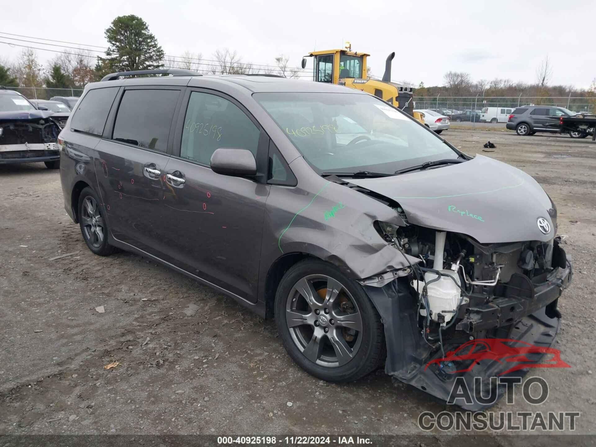 TOYOTA SIENNA 2017 - 5TDXZ3DC1HS826245