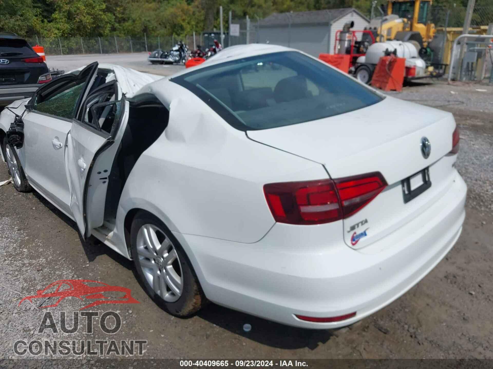 VOLKSWAGEN JETTA 2017 - 3VW2B7AJXHM208959