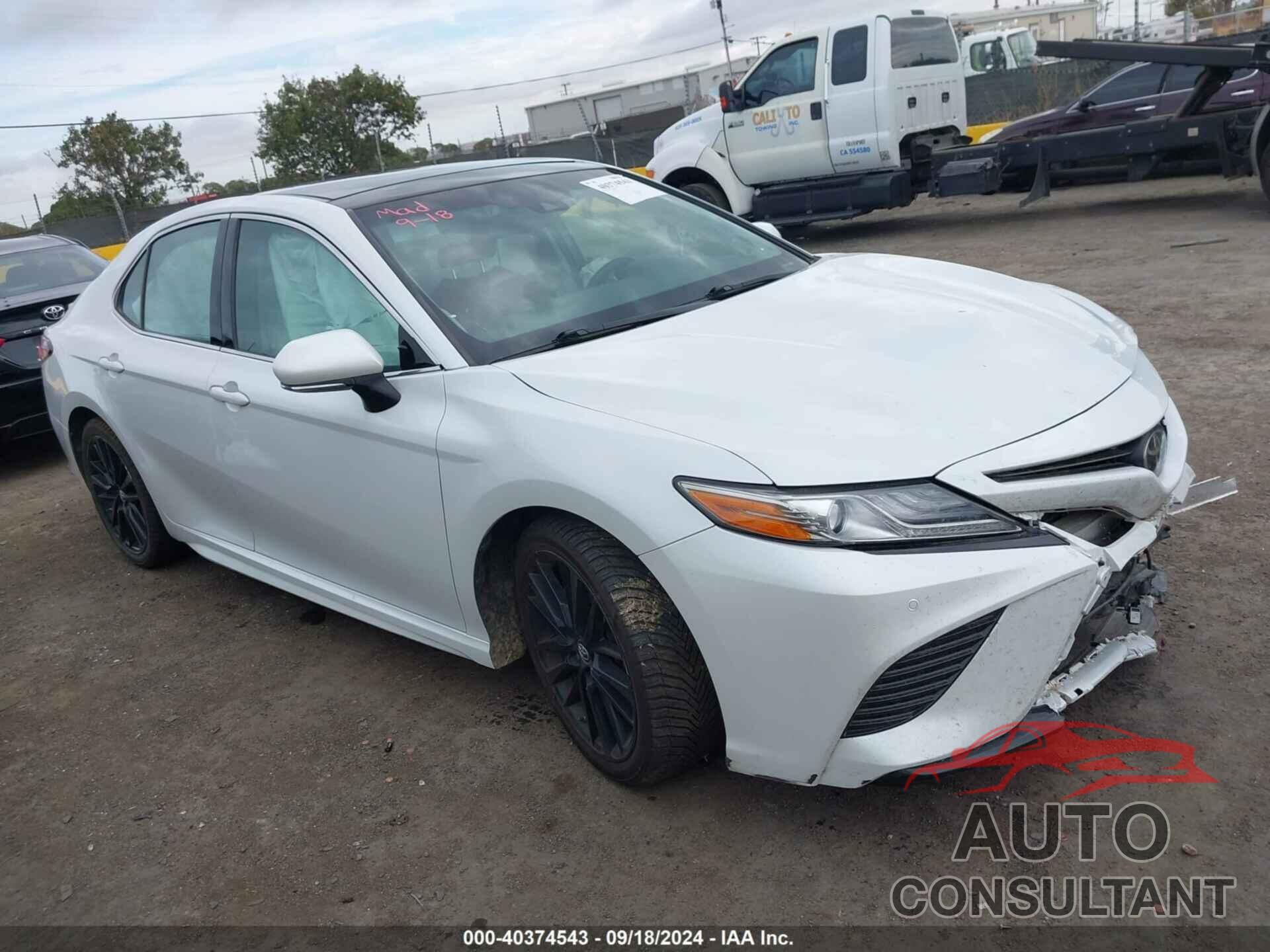 TOYOTA CAMRY 2018 - 4T1B61HK9JU110148
