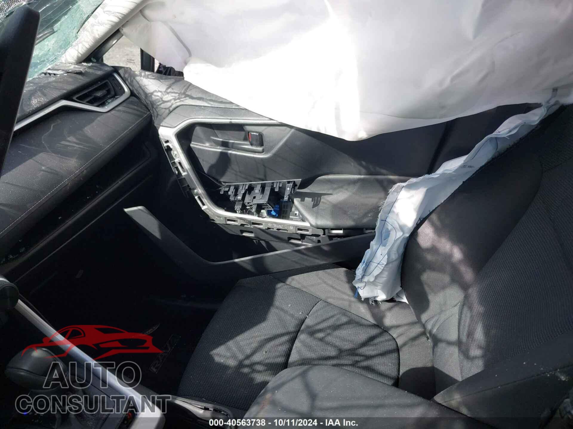 TOYOTA RAV4 2021 - 2T3K1RFV2MC090784
