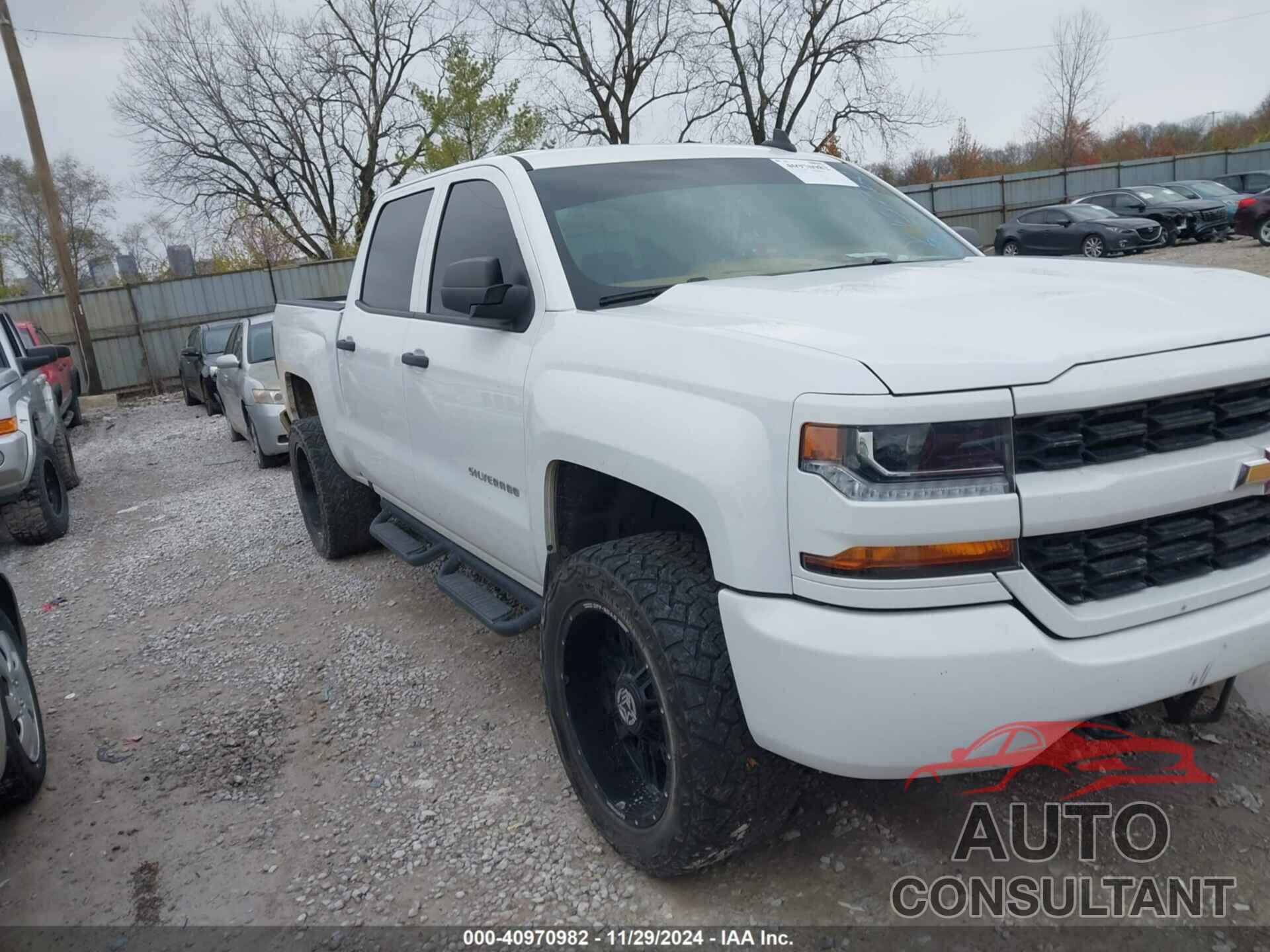 CHEVROLET SILVERADO 1500 2018 - 3GCUKPEC5JG610772