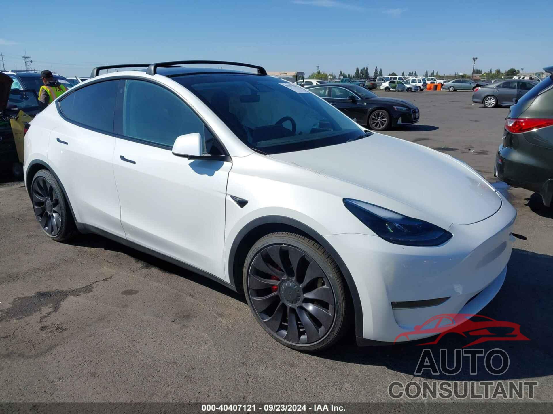 TESLA MODEL Y 2021 - 5YJYGDEF4MF151241