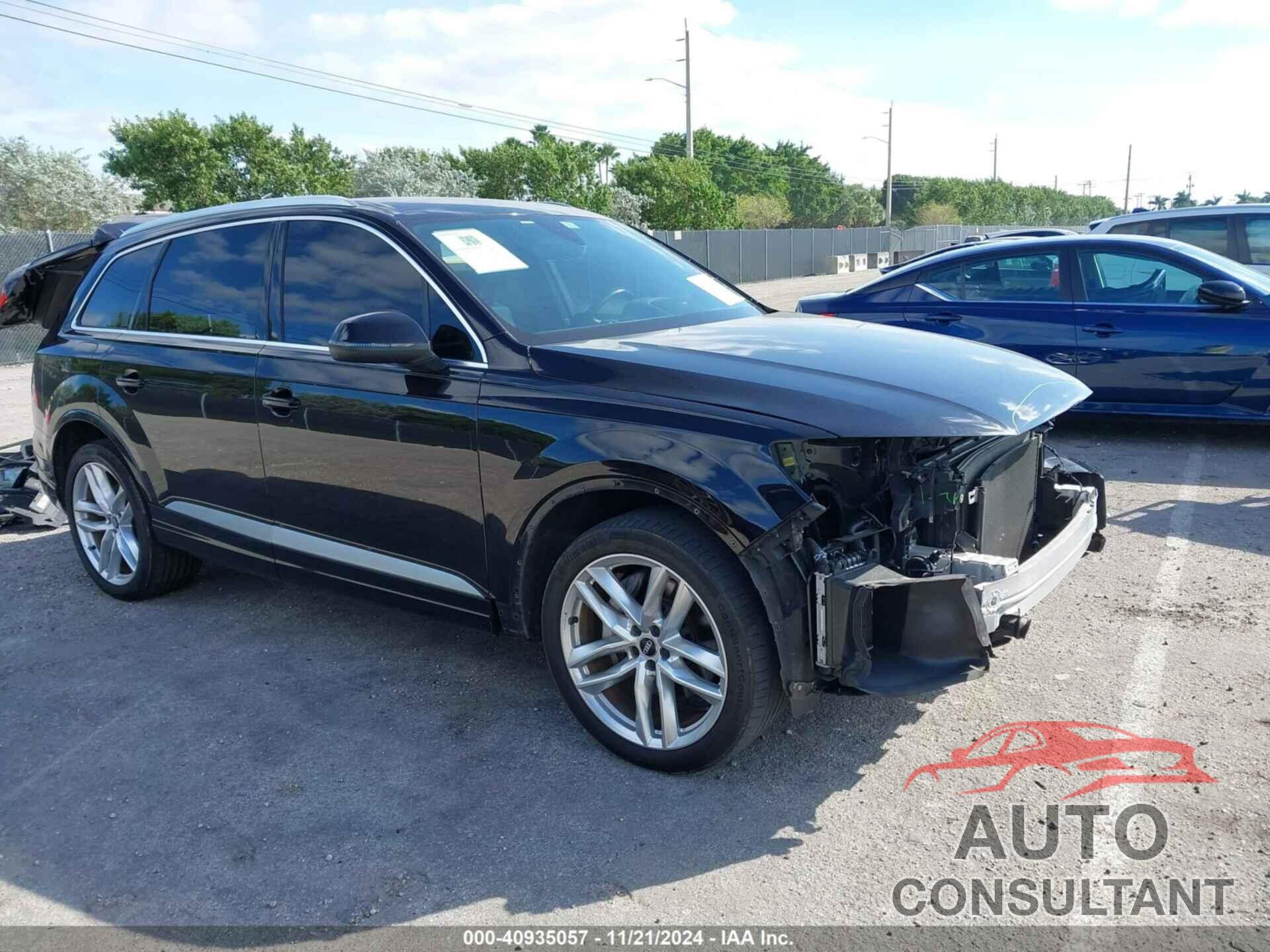 AUDI Q7 2018 - WA1VAAF72JD011793