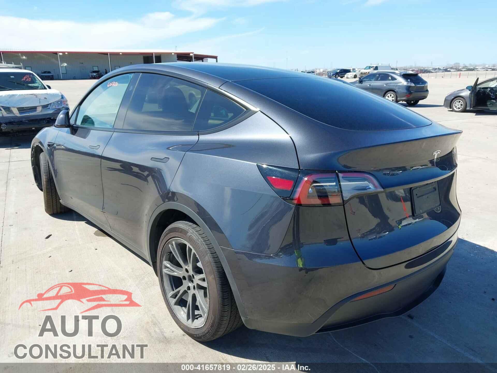 TESLA MODEL Y 2024 - 7SAYGDEDXRA299500
