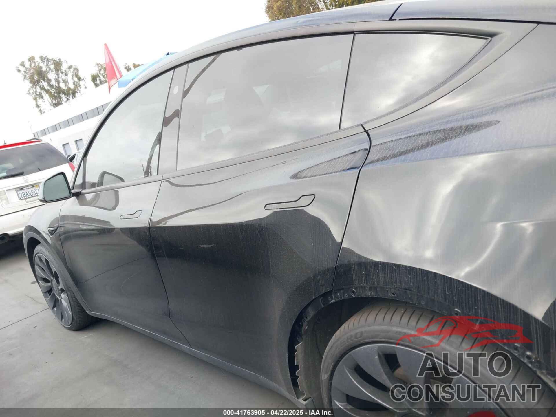 TESLA MODEL Y 2022 - 7SAYGDEF9NF529882