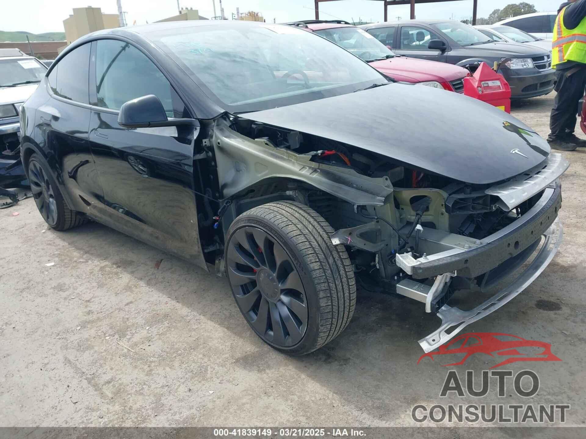 TESLA MODEL Y 2023 - 7SAYGDEF3PF834863