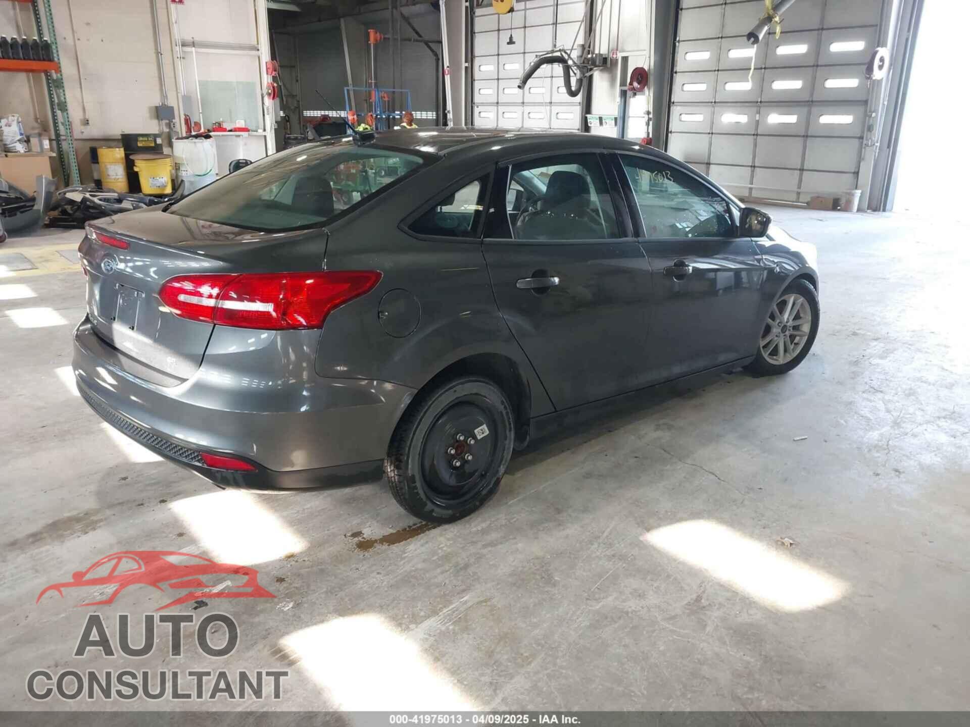 FORD FOCUS 2017 - 1FADP3F29HL220440