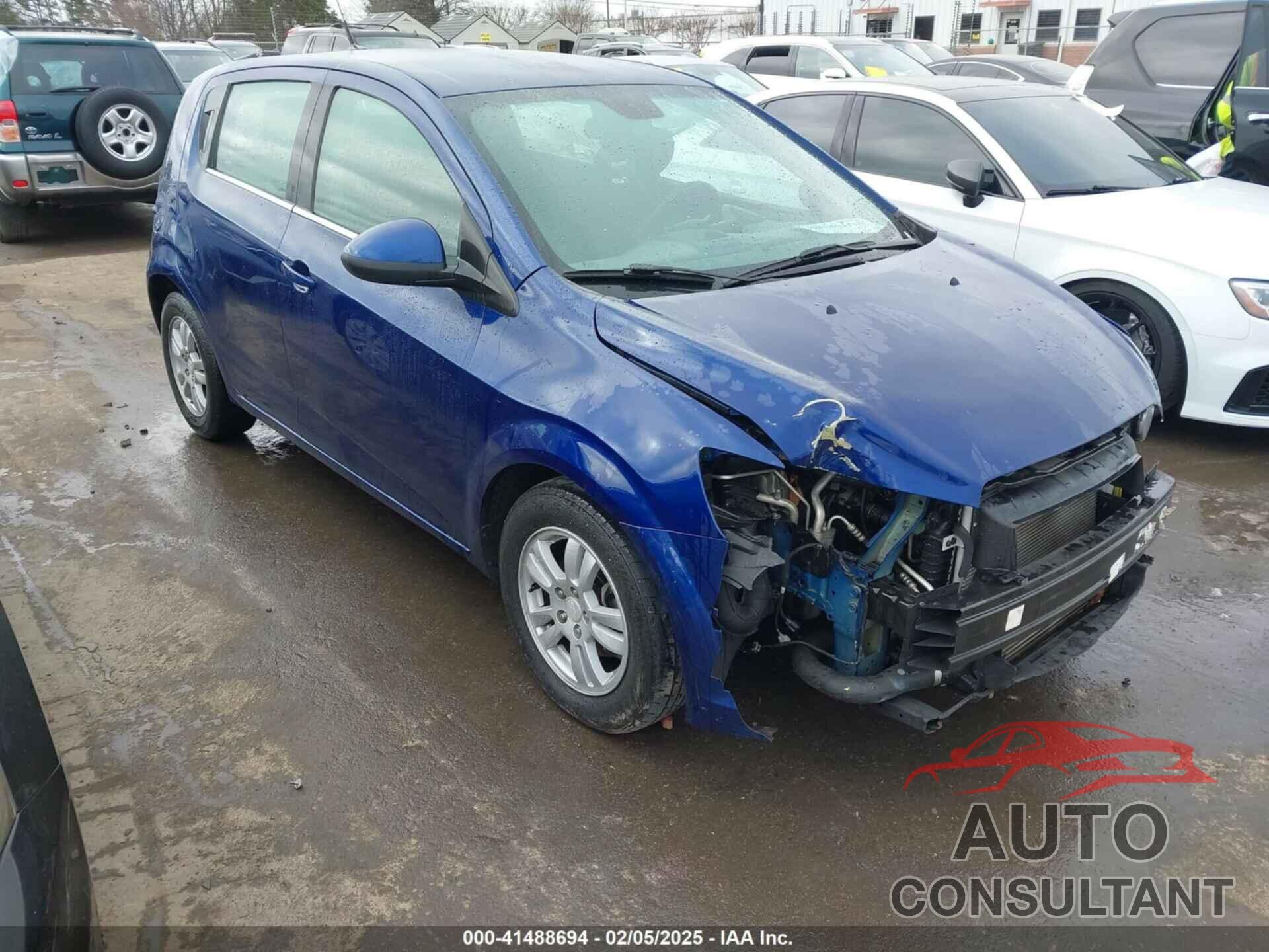 CHEVROLET SONIC 2013 - 1G1JC6SB9D4240409
