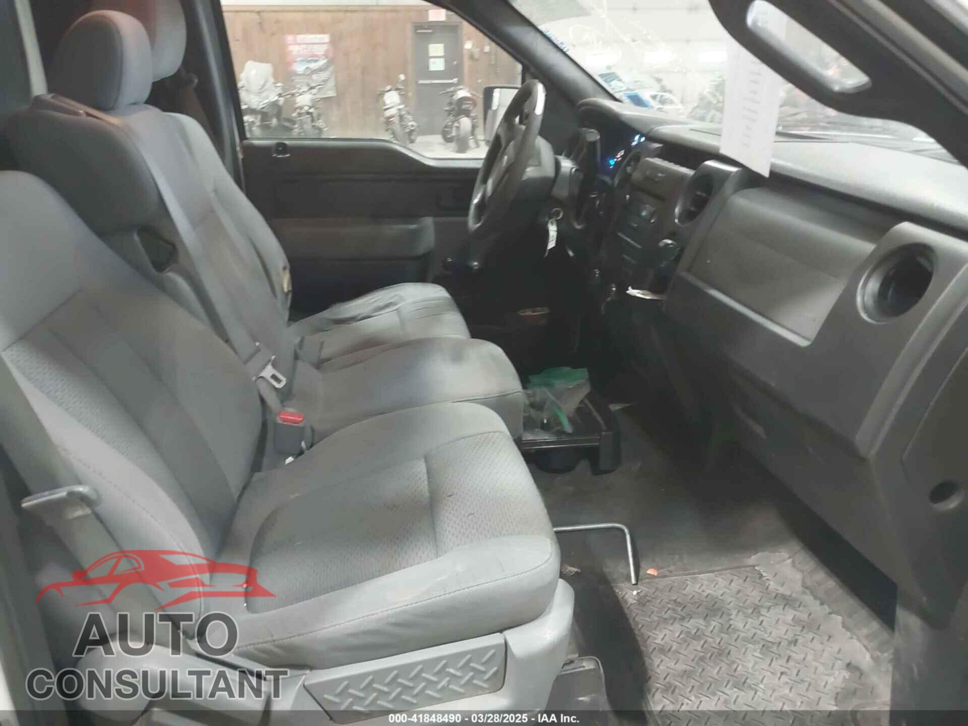 FORD F-150 2011 - 1FTNF1CF1BKD36046