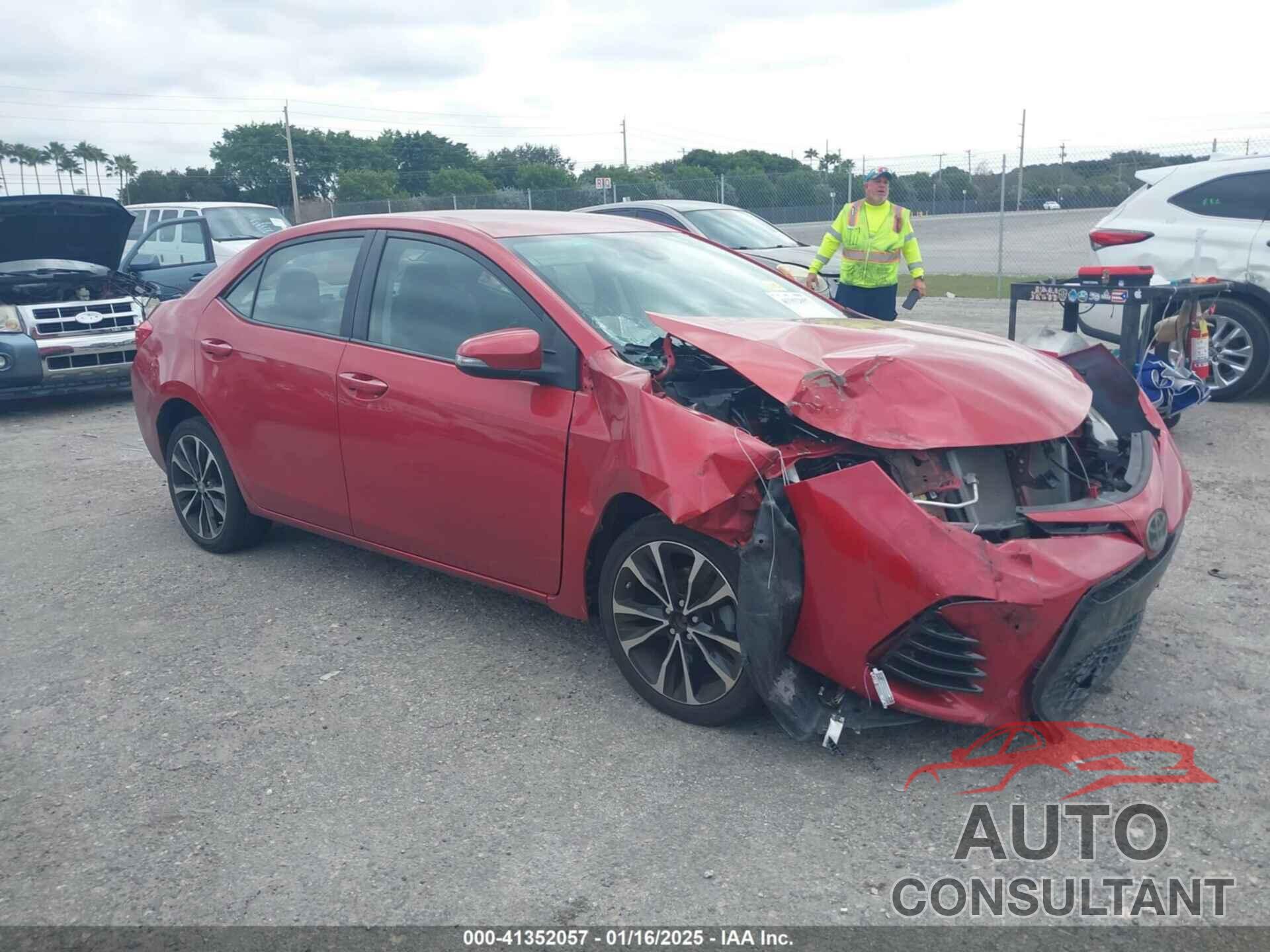 TOYOTA COROLLA 2018 - 5YFBURHE4JP817237