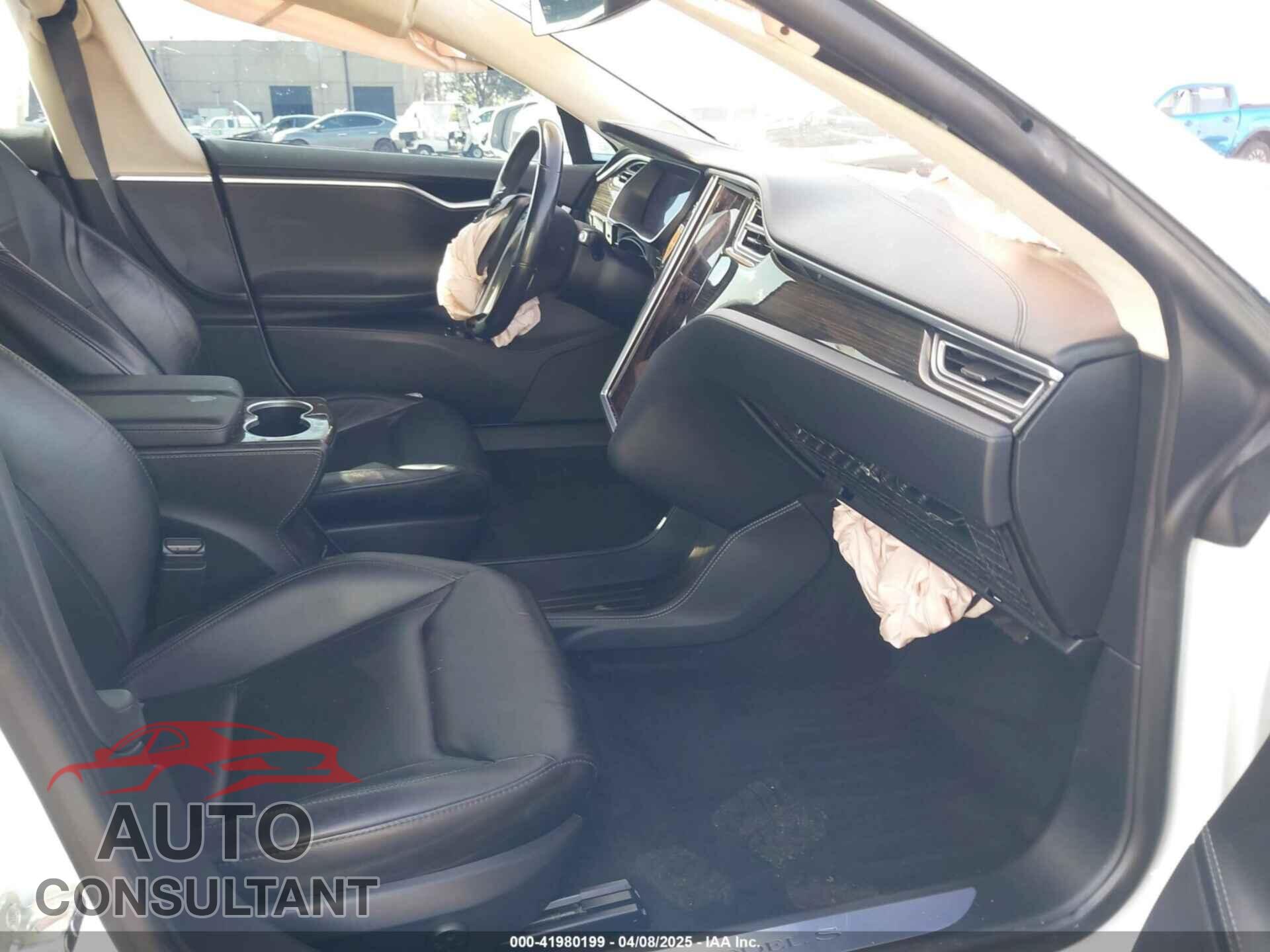 TESLA MODEL S 2015 - 5YJSA1V24FF098157