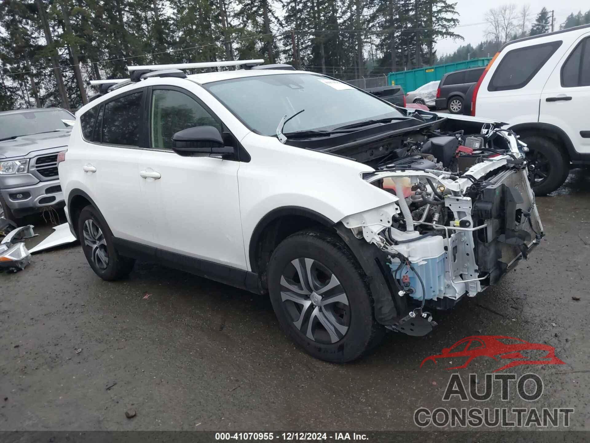 TOYOTA RAV4 2017 - JTMBFREV5HJ148473