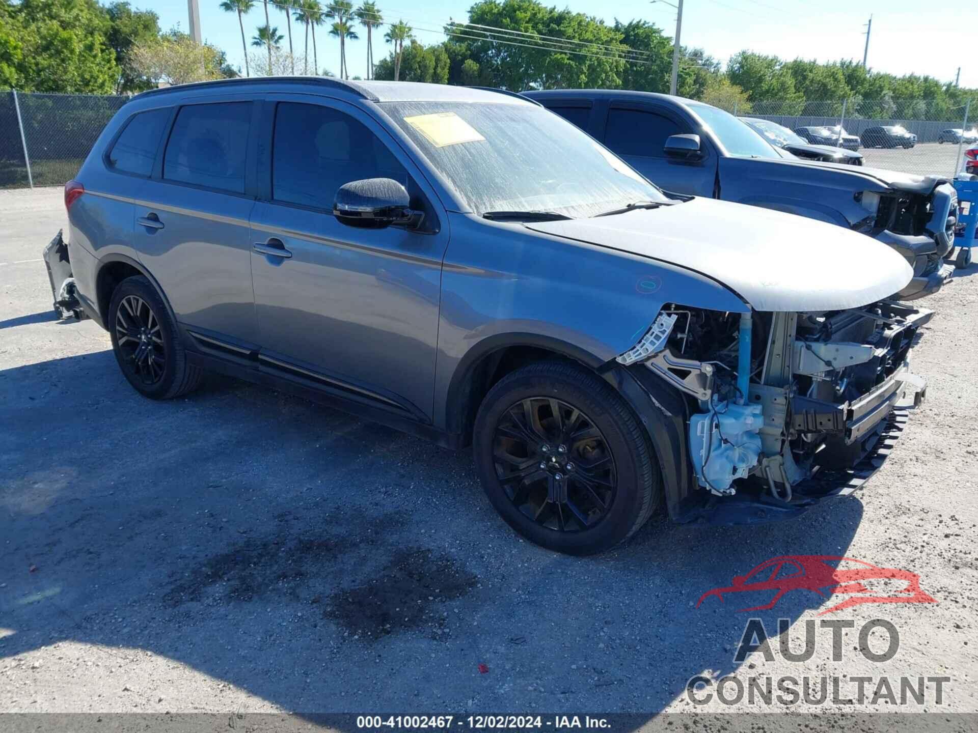 MITSUBISHI OUTLANDER 2018 - JA4AD3A38JZ018708