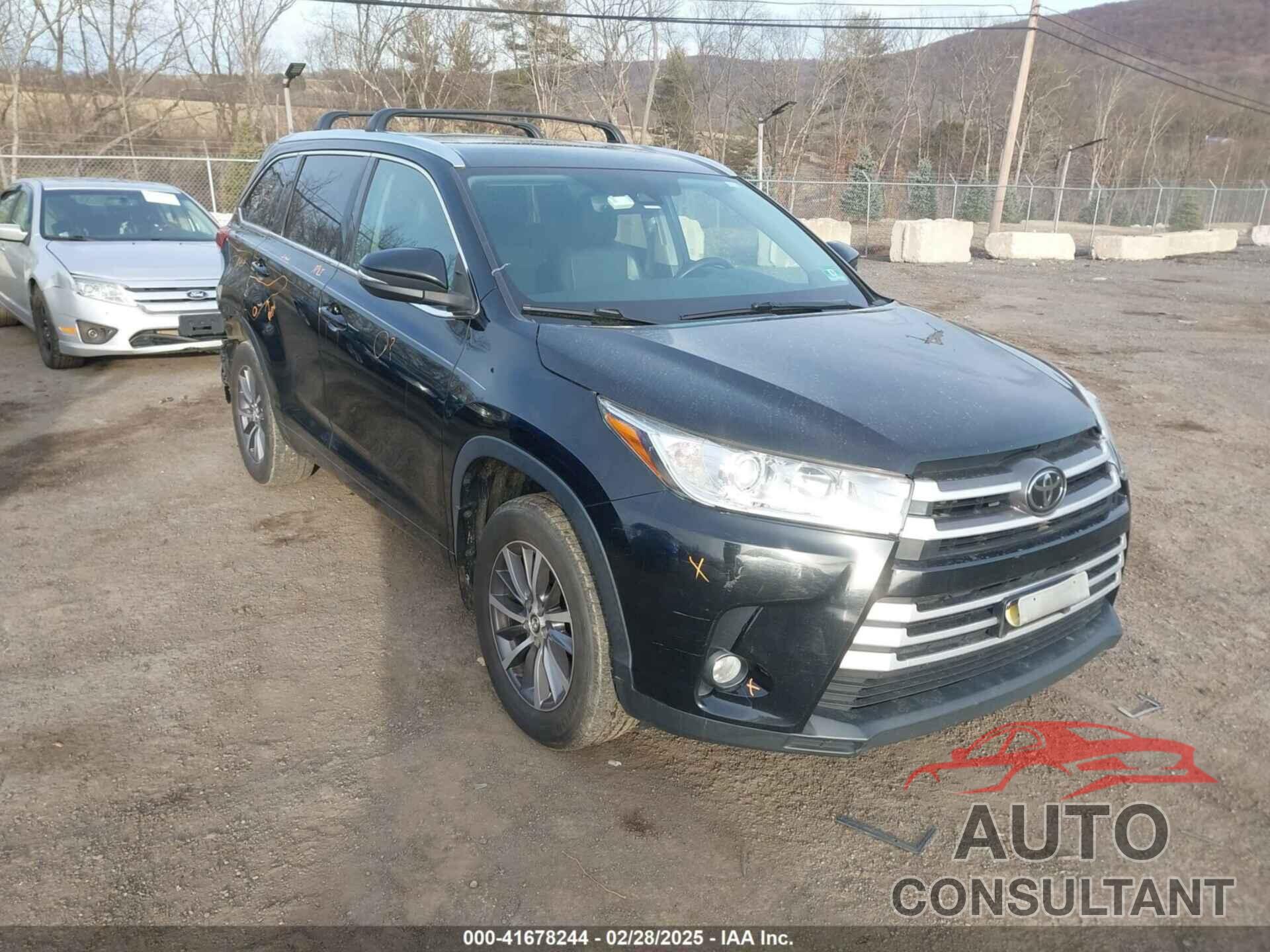 TOYOTA HIGHLANDER 2018 - 5TDJZRFH9JS531465
