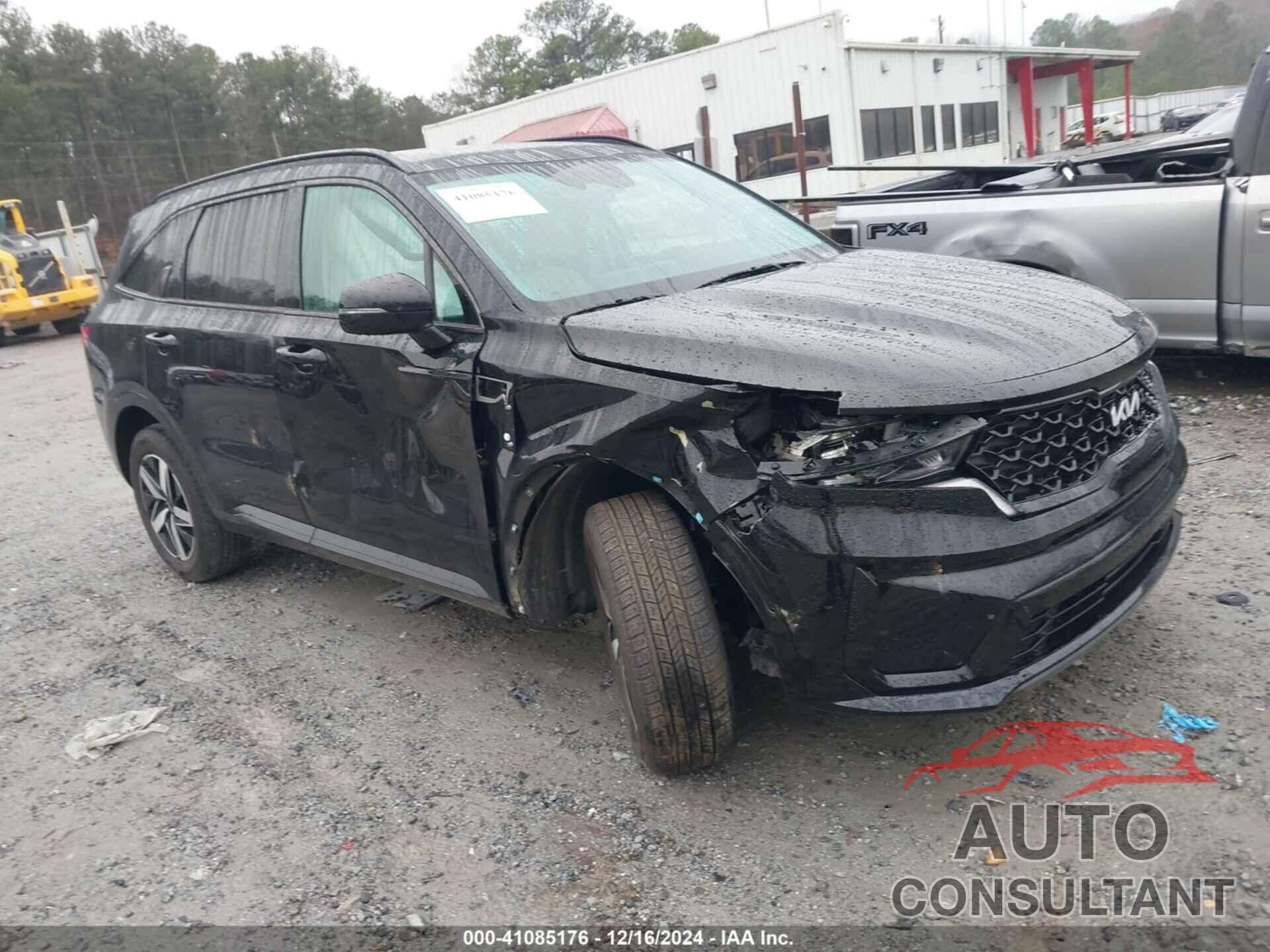 KIA SORENTO 2023 - 5XYRL4LC7PG222843