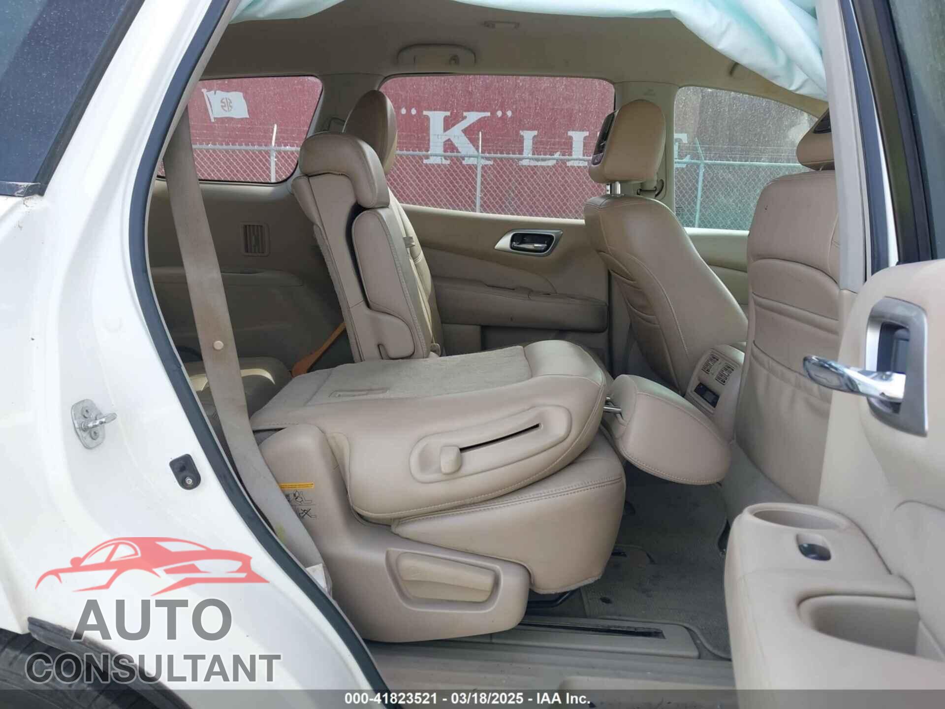 NISSAN PATHFINDER 2013 - 5N1AR2MM7DC673256