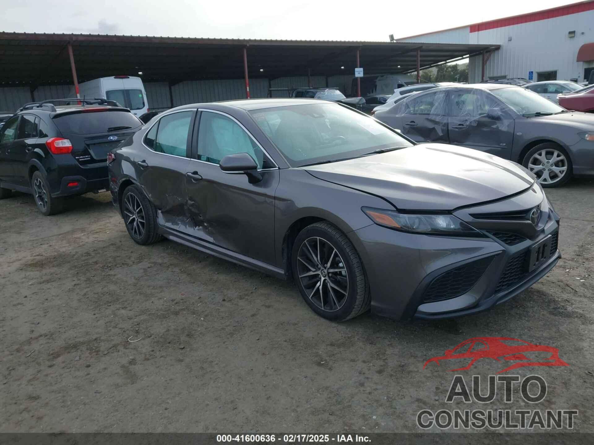 TOYOTA CAMRY 2022 - 4T1G11BK4NU054848
