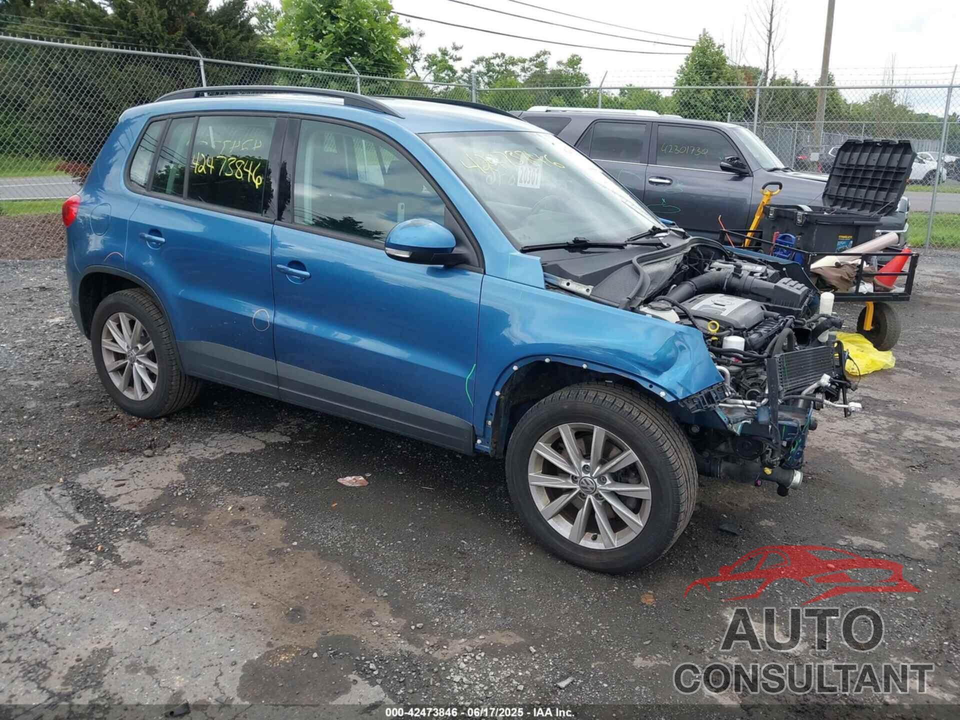 VOLKSWAGEN TIGUAN LIMITED 2018 - WVGAV7AX8JK003868