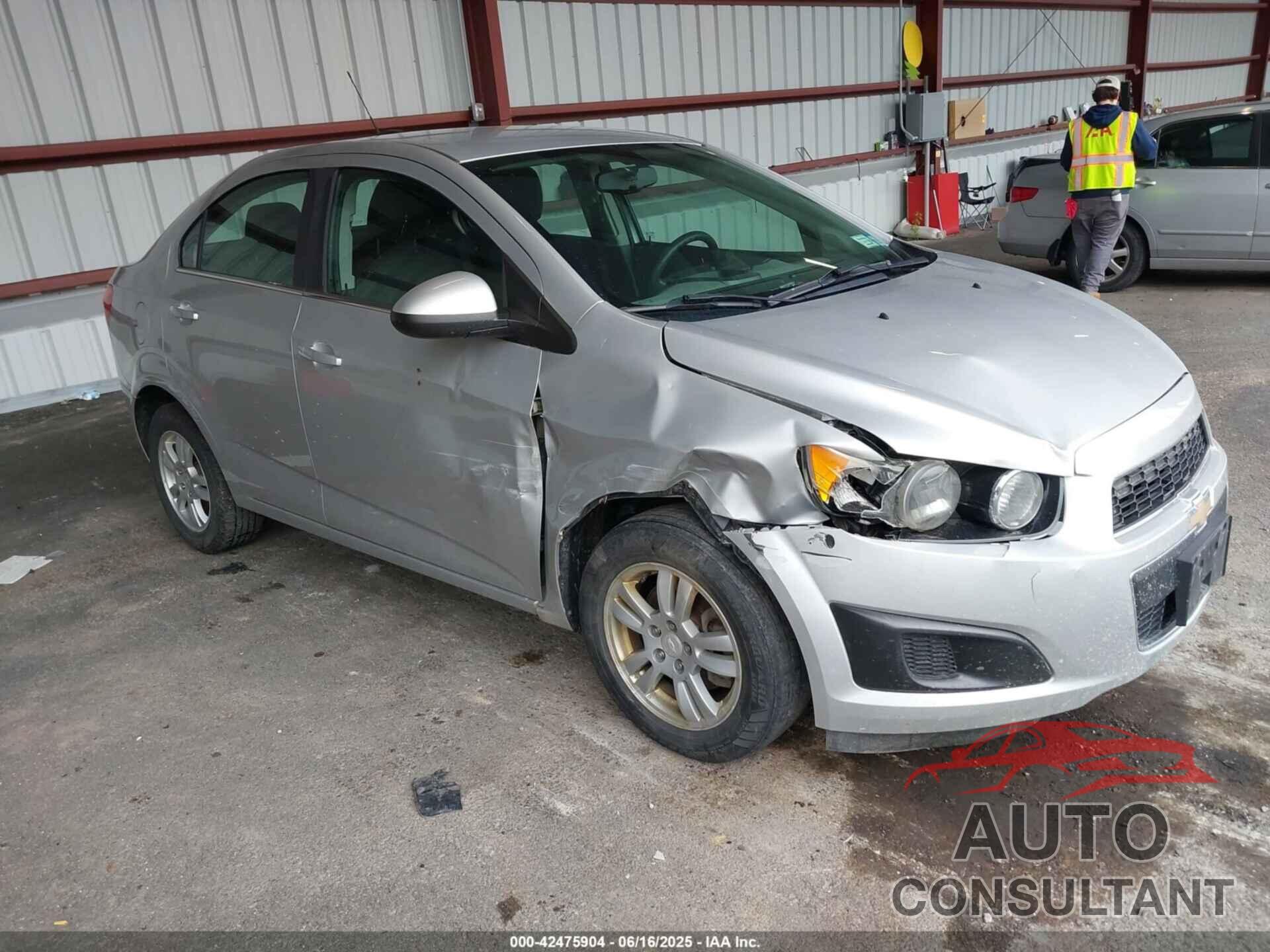 CHEVROLET SONIC 2015 - 1G1JC5SH4F4169475