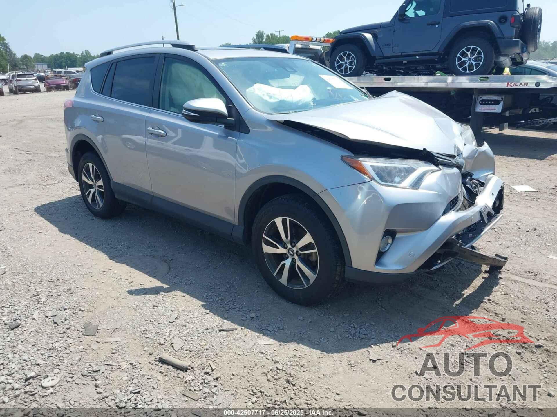 TOYOTA RAV4 2018 - JTMRFREV1JD228405