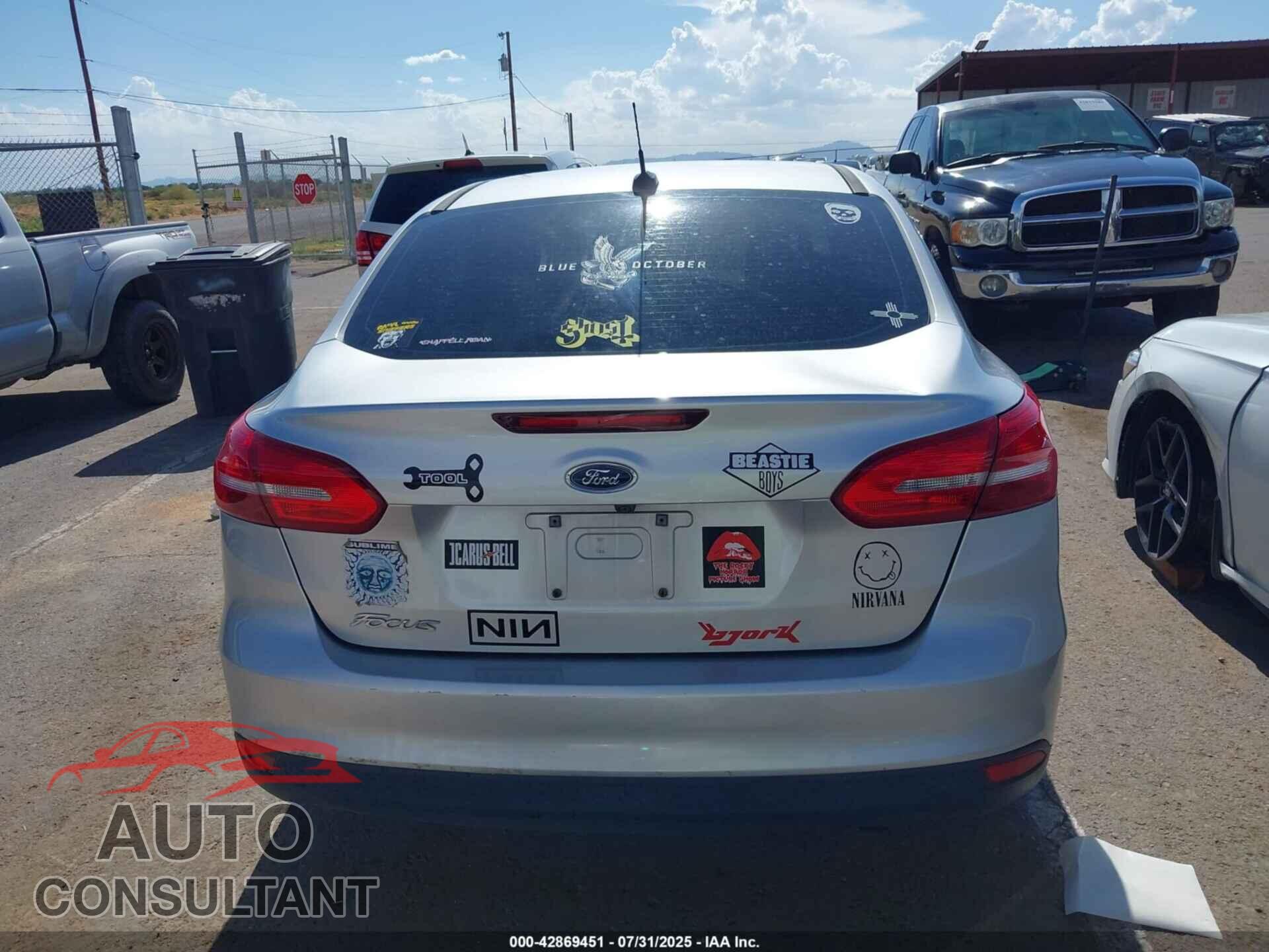 FORD FOCUS 2017 - 1FADP3E22HL276687