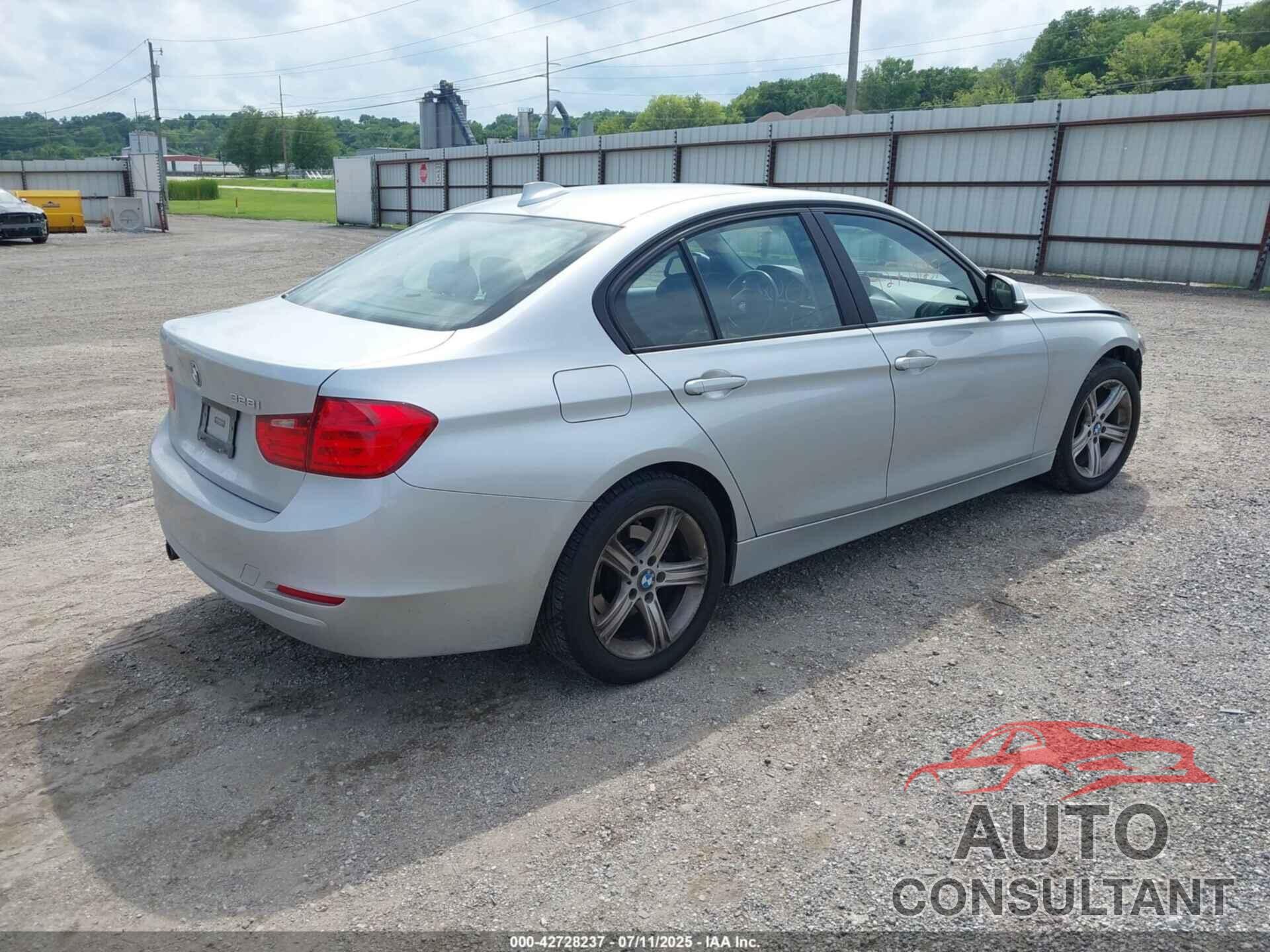 BMW 328I 2015 - WBA3B3C5XFF546632