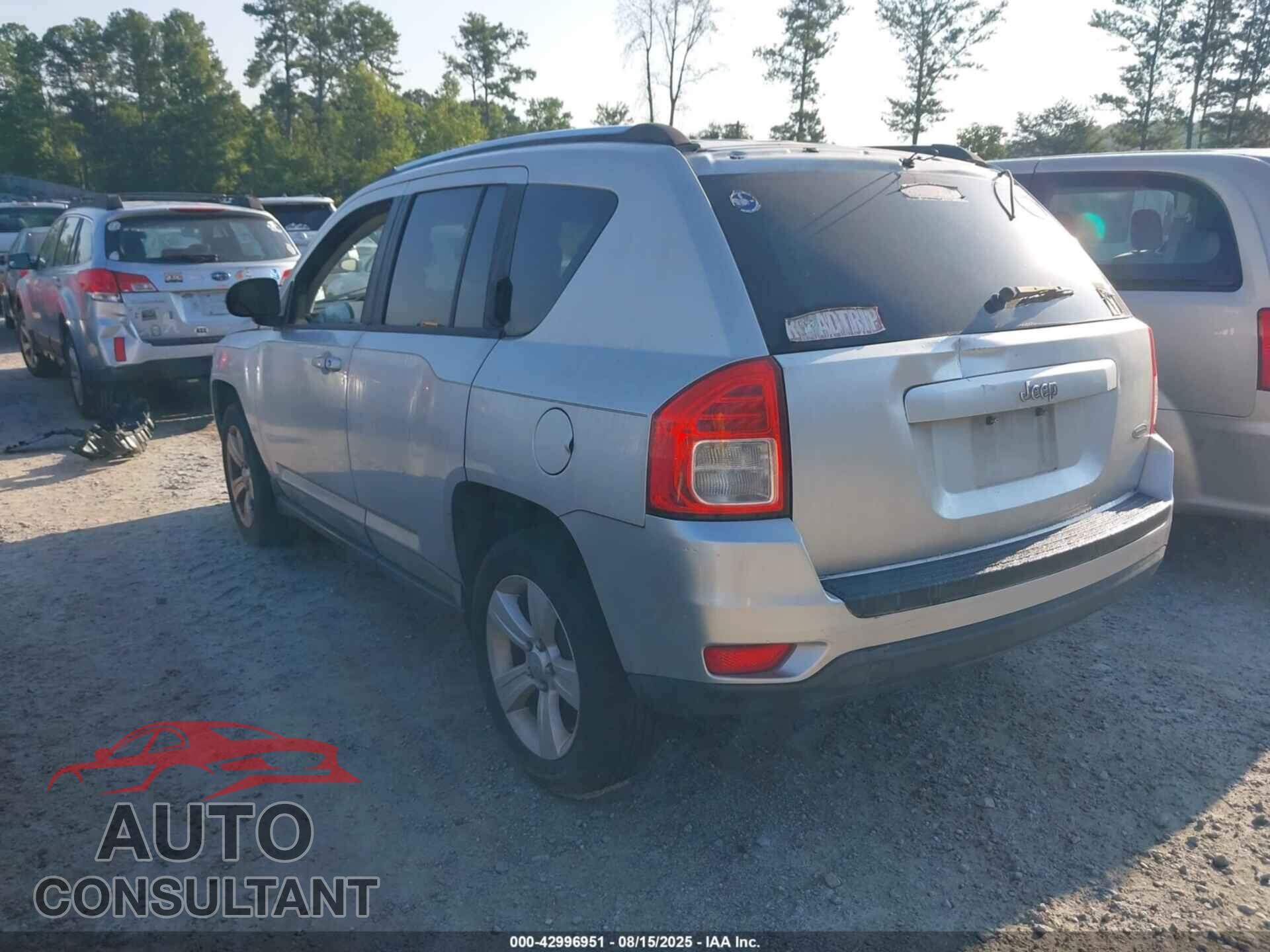 JEEP COMPASS 2011 - 1J4NT1FB5BD137744