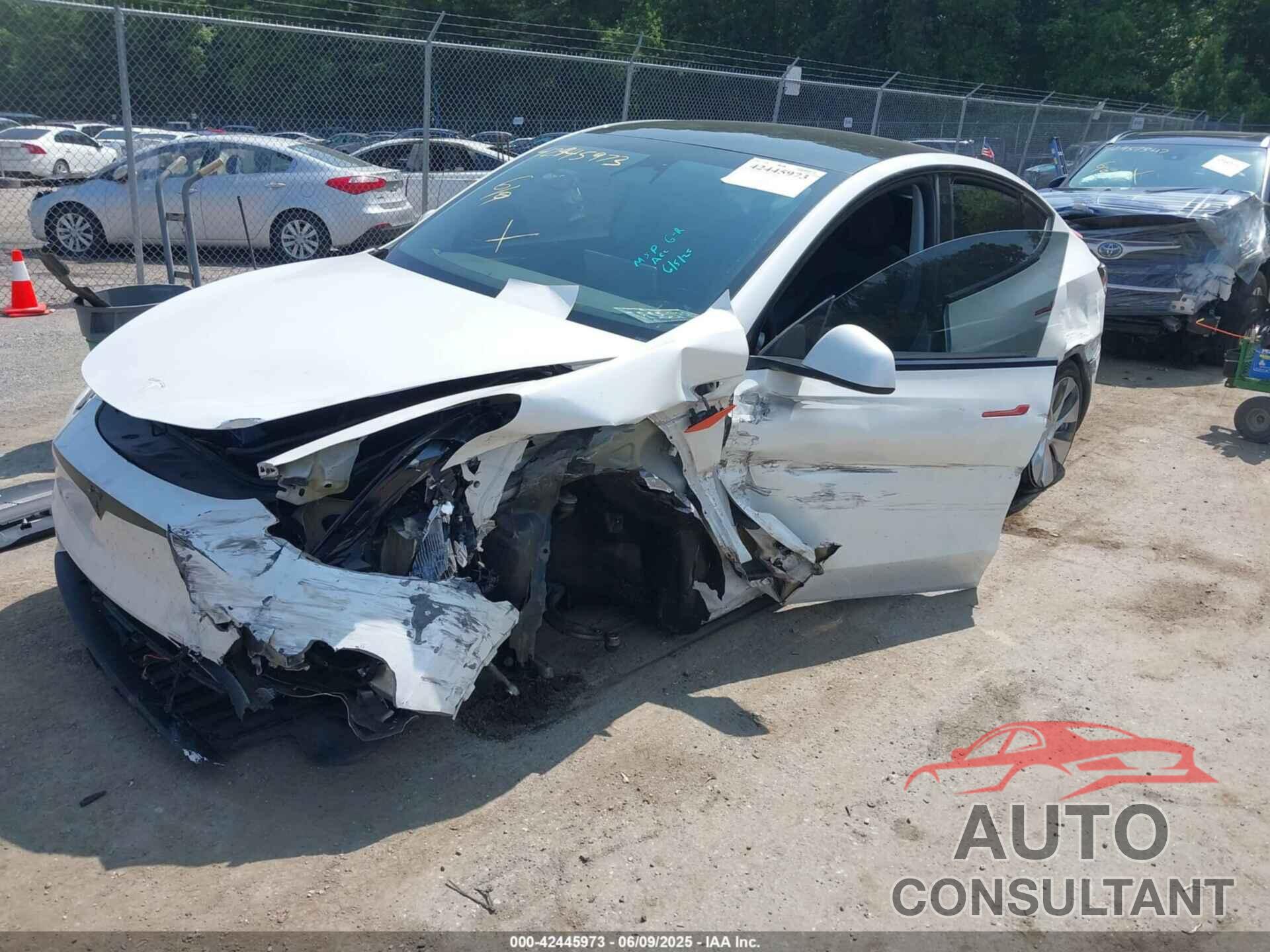 TESLA MODEL Y 2023 - 7SAYGDEE8PA121610