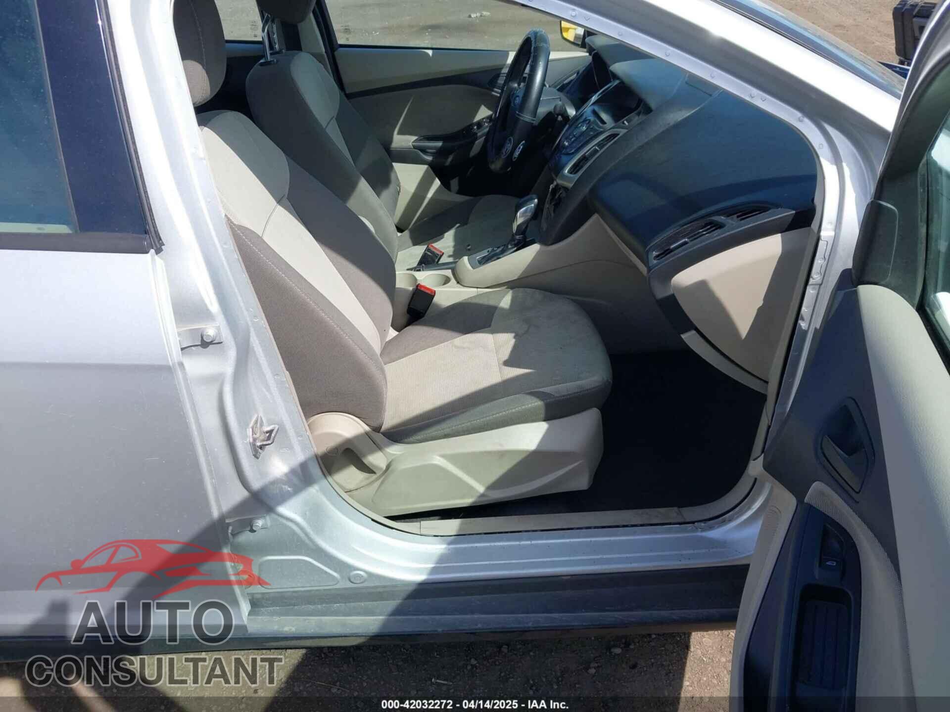 FORD FOCUS 2012 - 1FAHP3F24CL178236