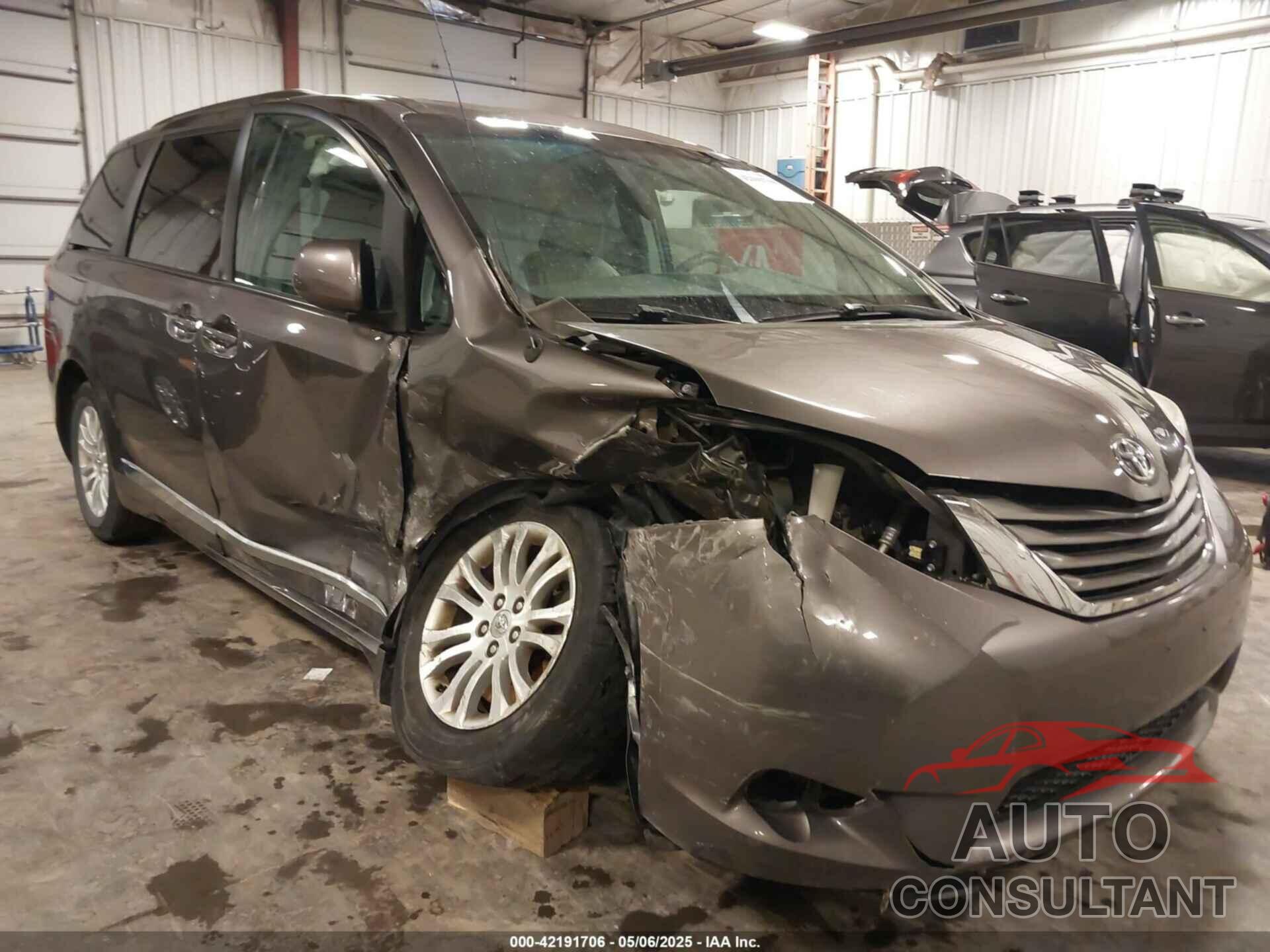 TOYOTA SIENNA 2013 - 5TDYK3DC6DS386235
