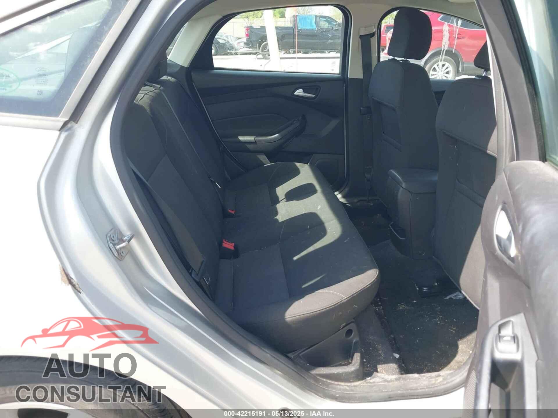 FORD FOCUS 2015 - 1FADP3F22FL237903