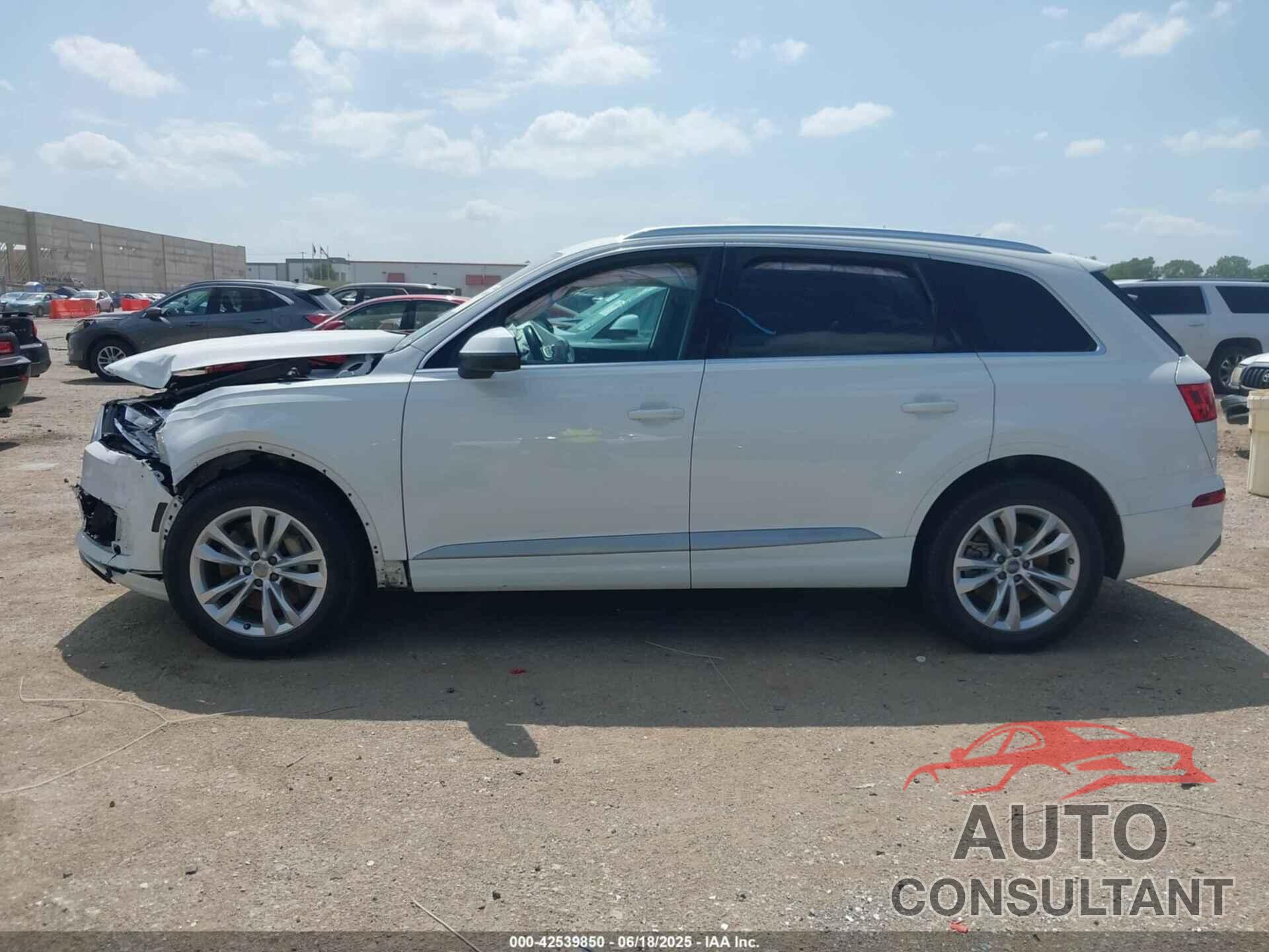 AUDI Q7 2019 - WA1LAAF75KD044439