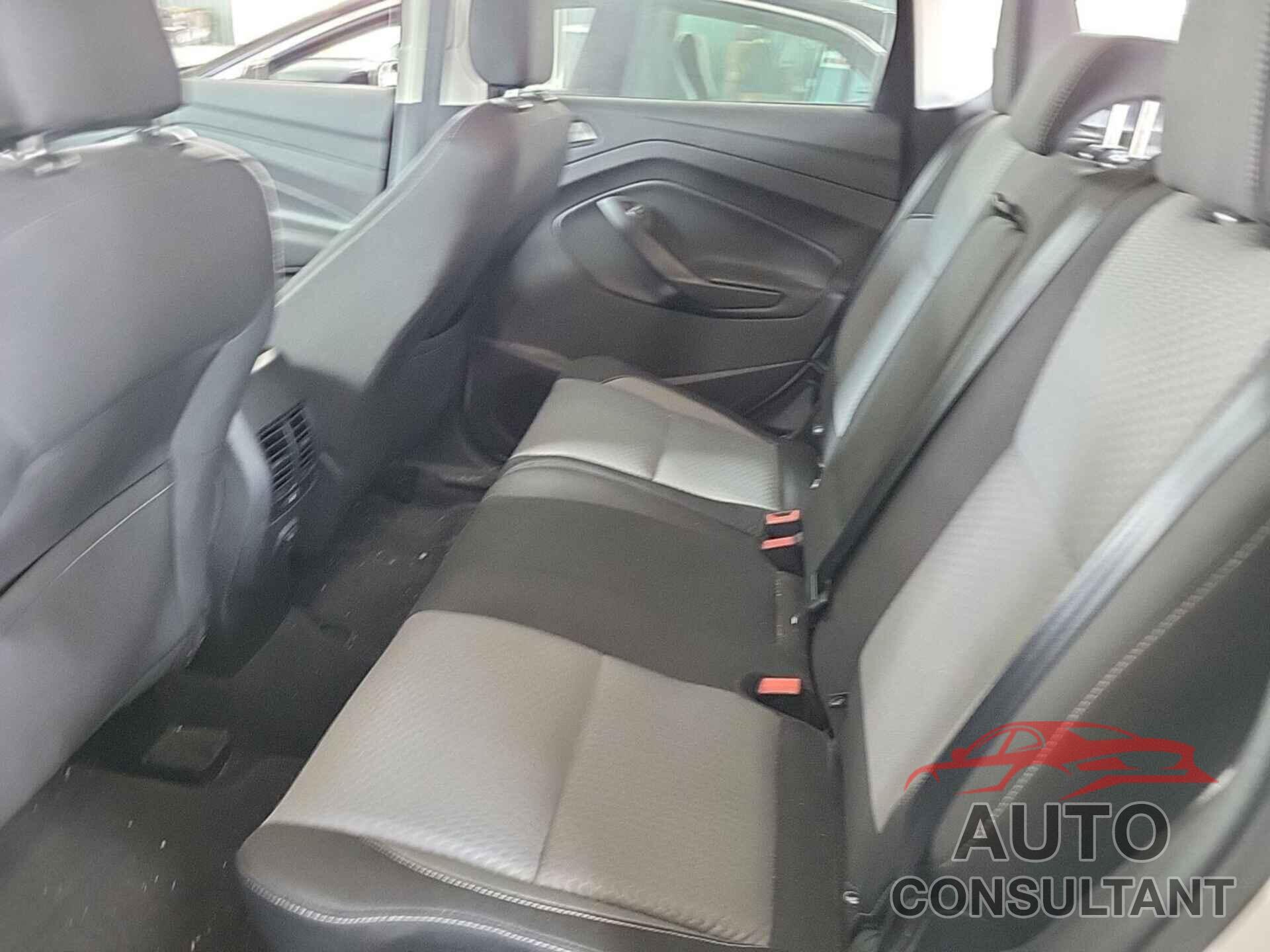 FORD ESCAPE 2019 - 1FMCU0GD6KUC50196