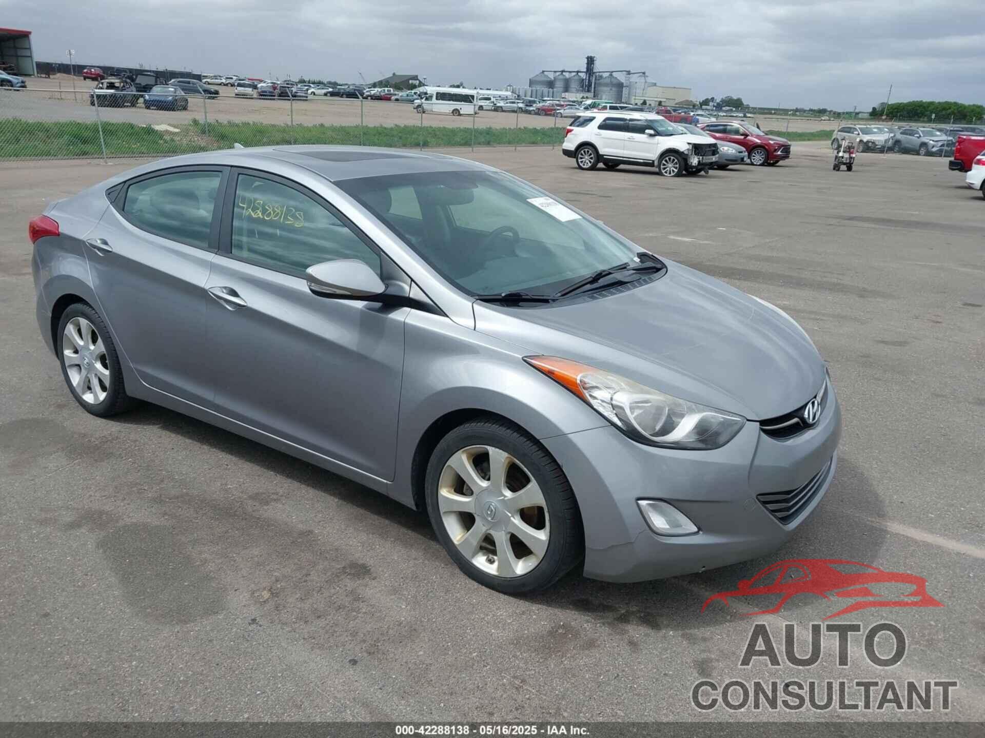 HYUNDAI ELANTRA 2012 - KMHDH4AE5CU305871